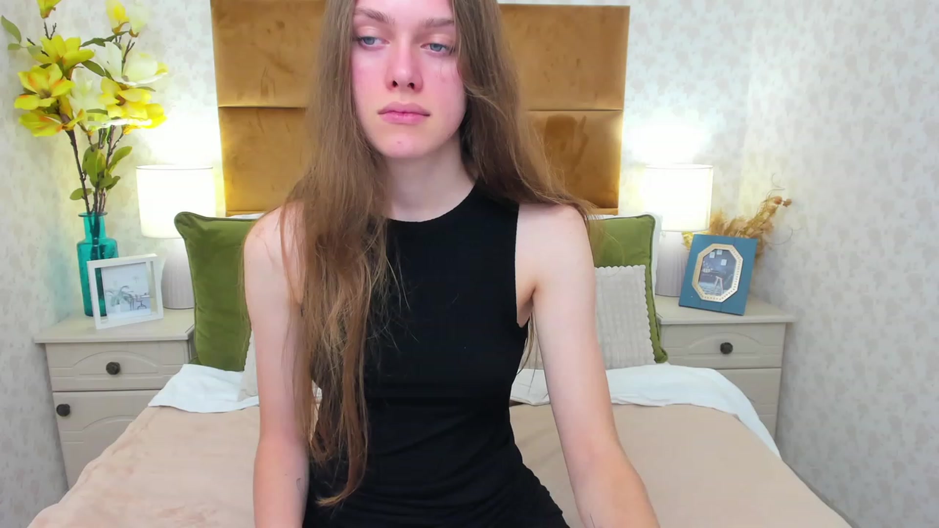 Gallery image thumbnail from JaneBrown's myfreecams stream on, 11/10/2023, 13:57 image 12 of 20