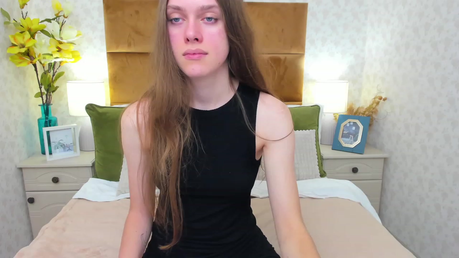 Gallery image thumbnail from JaneBrown's myfreecams stream on, 11/10/2023, 13:57 image 13 of 20