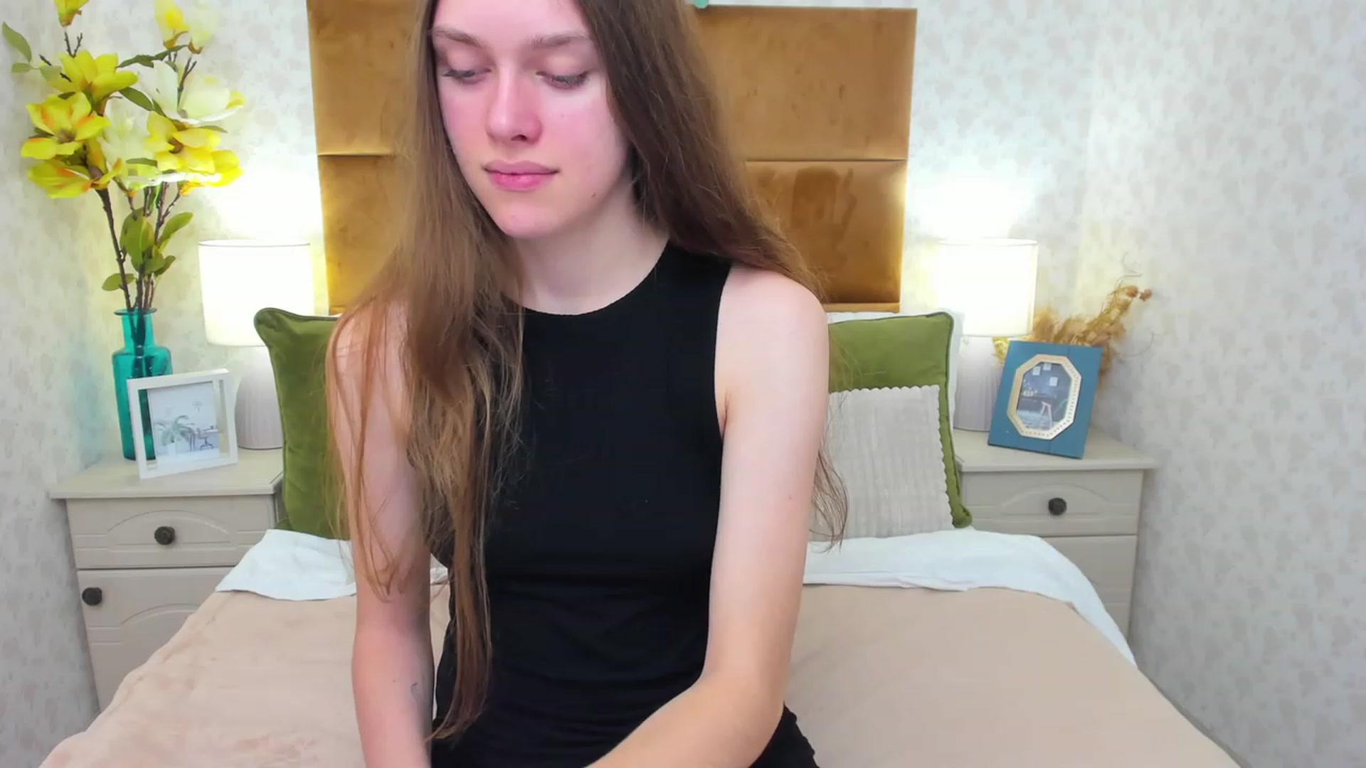 Gallery image thumbnail from JaneBrown's myfreecams stream on, 11/10/2023, 13:57 image 6 of 20