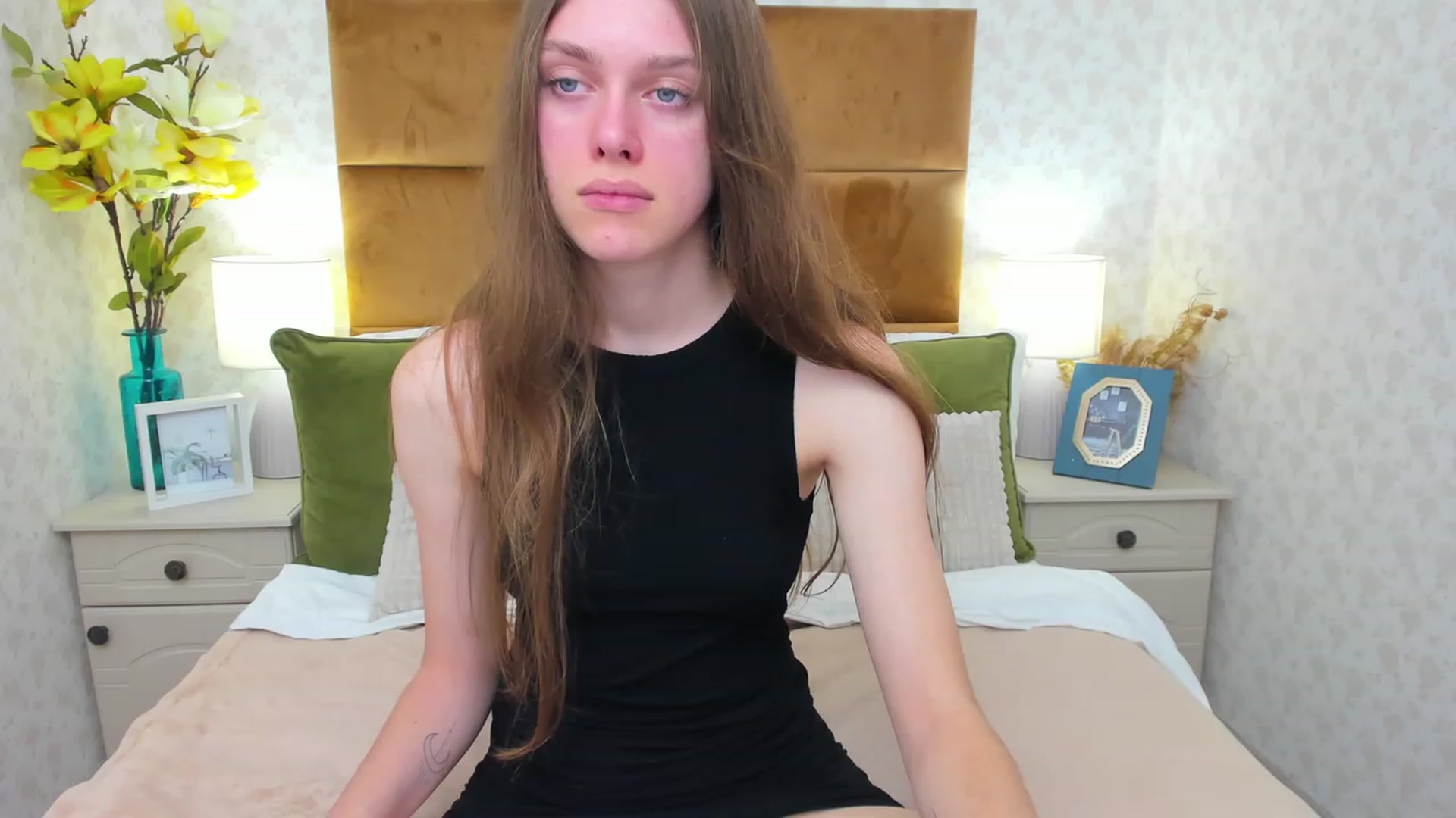 Gallery image thumbnail from JaneBrown's myfreecams stream on, 11/10/2023, 13:57 image 11 of 20