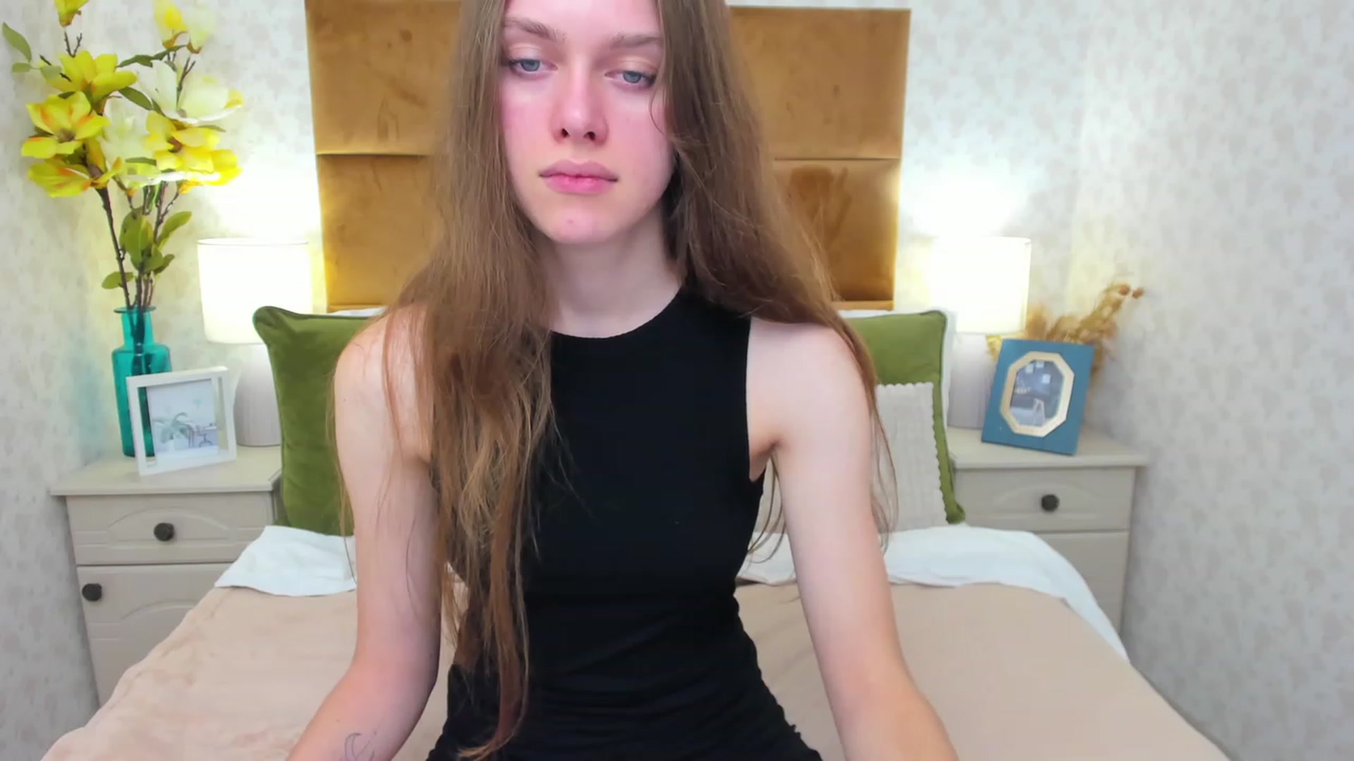 Gallery image thumbnail from JaneBrown's myfreecams stream on, 11/10/2023, 13:57 image 8 of 20