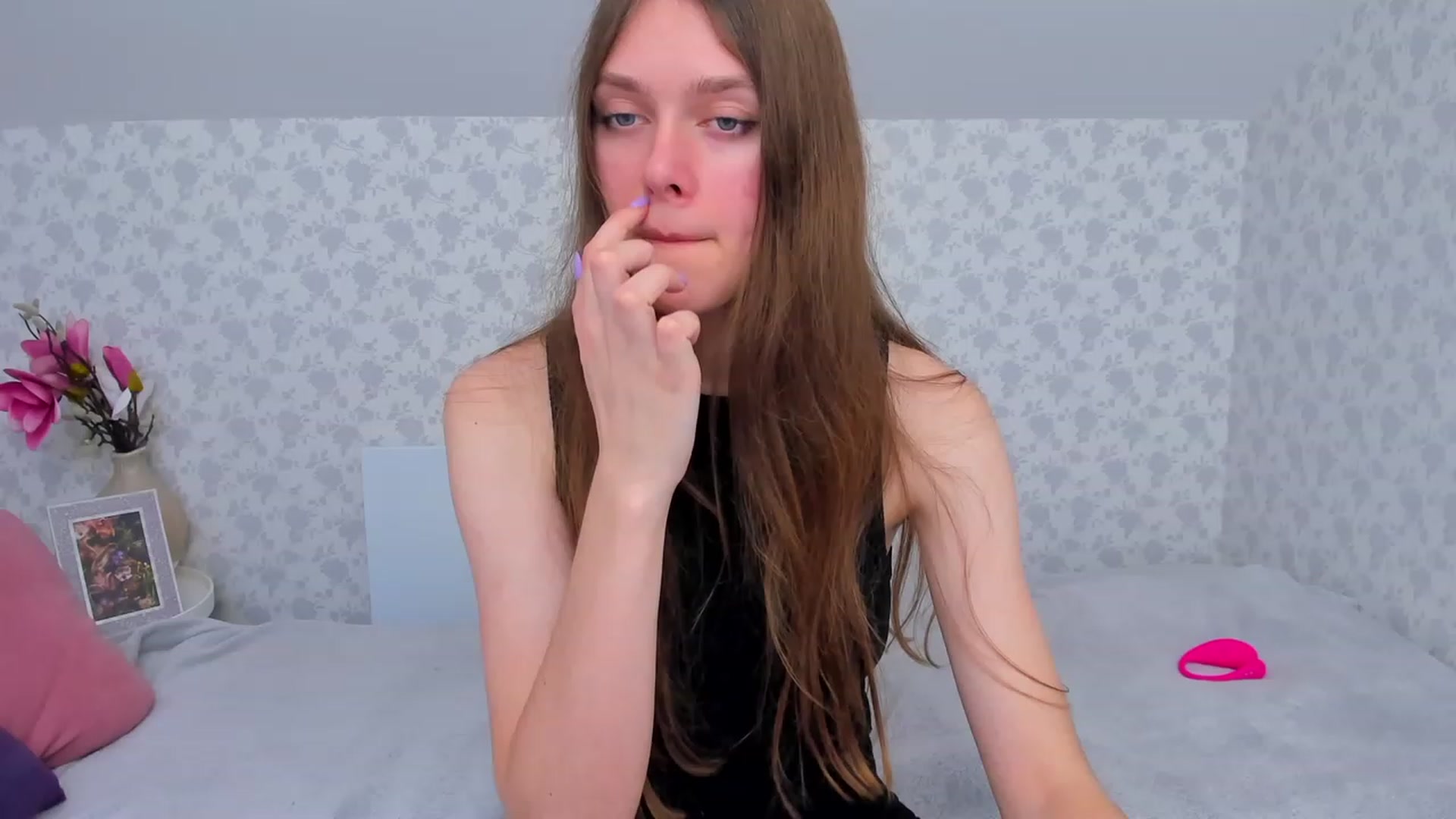 Gallery image thumbnail from JaneBrown's myfreecams stream on, 11/22/2023, 14:19 image 8 of 20