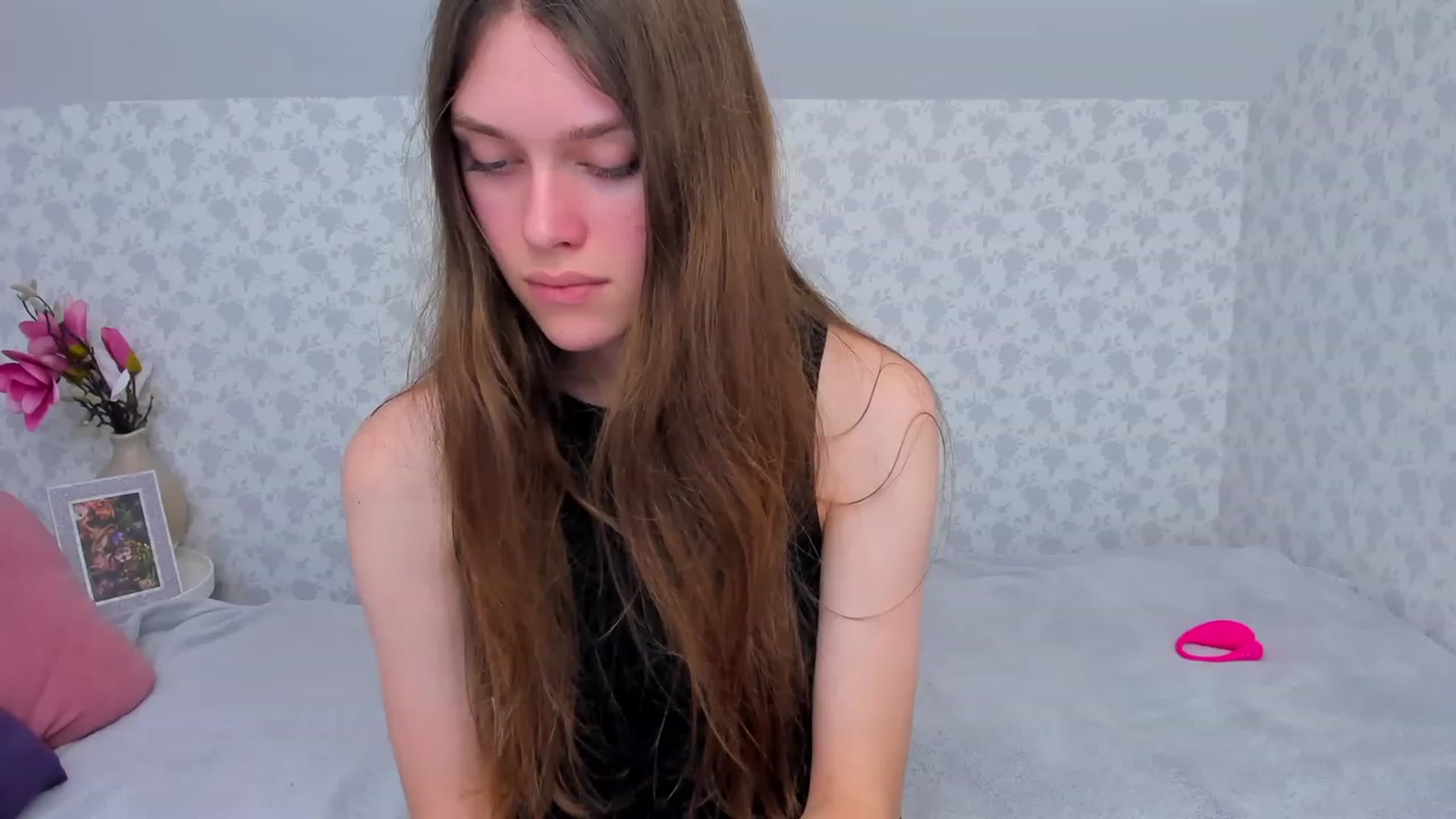 Gallery image thumbnail from JaneBrown's myfreecams stream on, 11/22/2023, 14:19 image 17 of 20