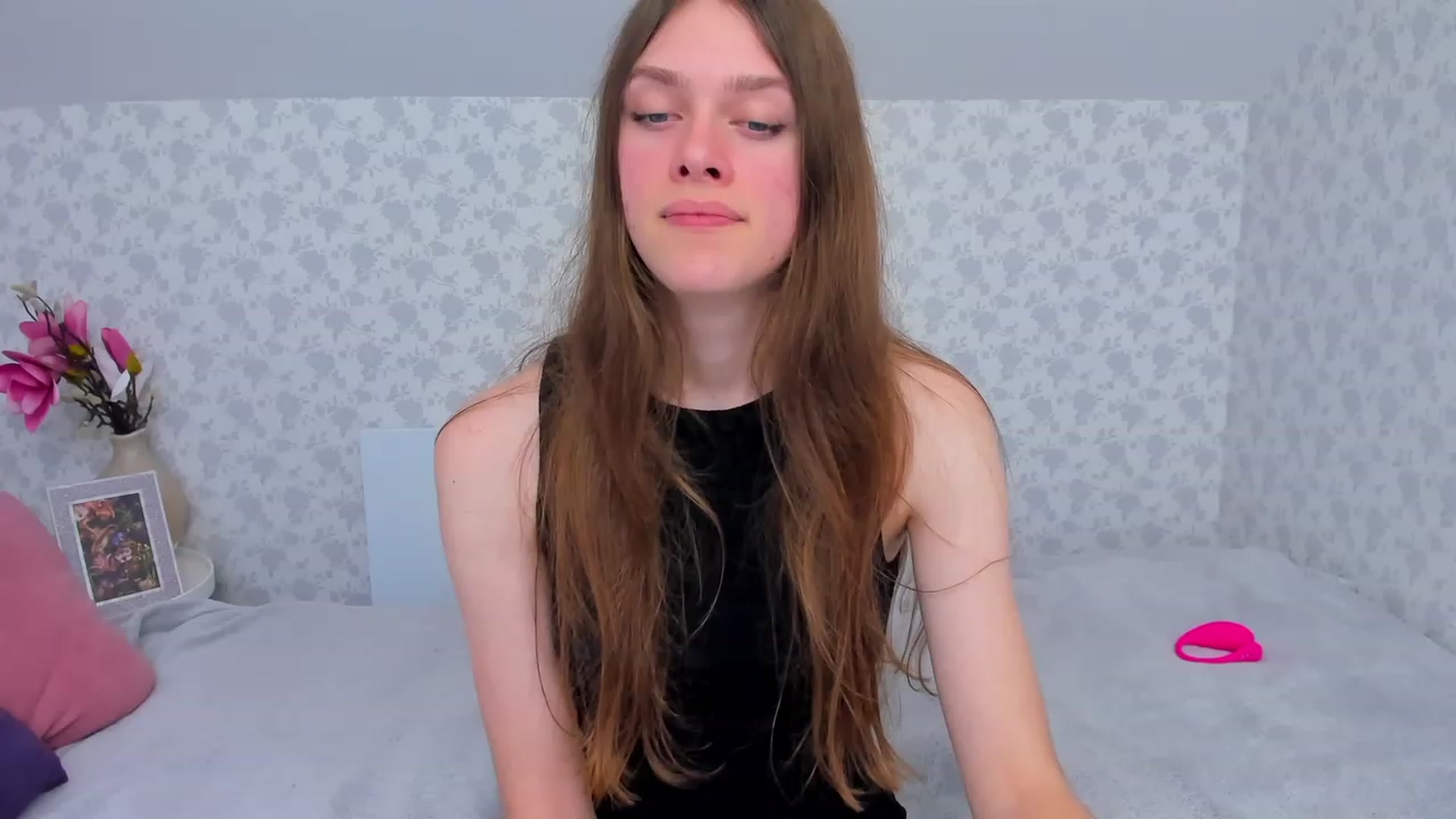 Gallery image thumbnail from JaneBrown's myfreecams stream on, 11/22/2023, 14:19 image 19 of 20