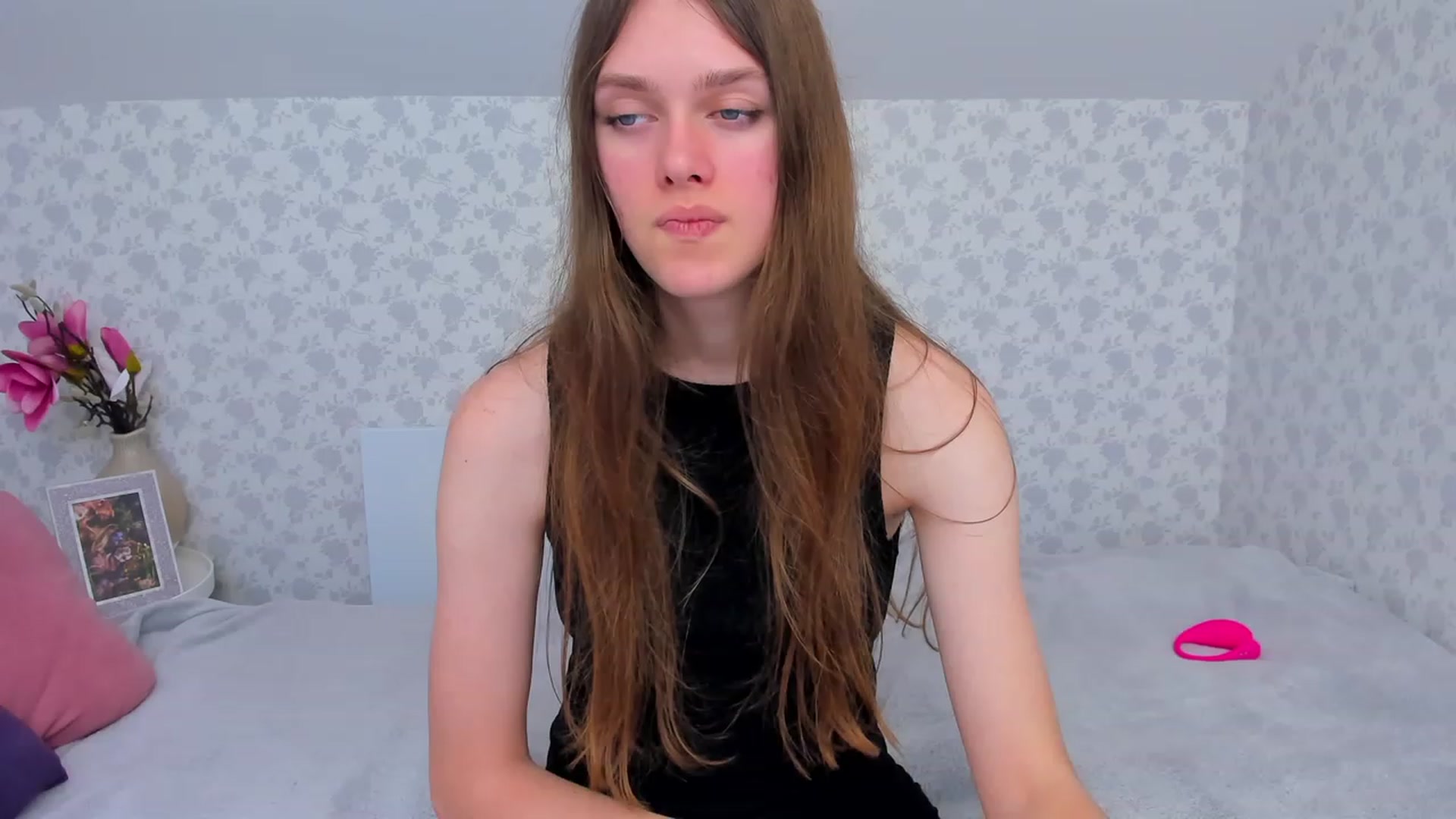Gallery image thumbnail from JaneBrown's myfreecams stream on, 11/22/2023, 14:19 image 14 of 20