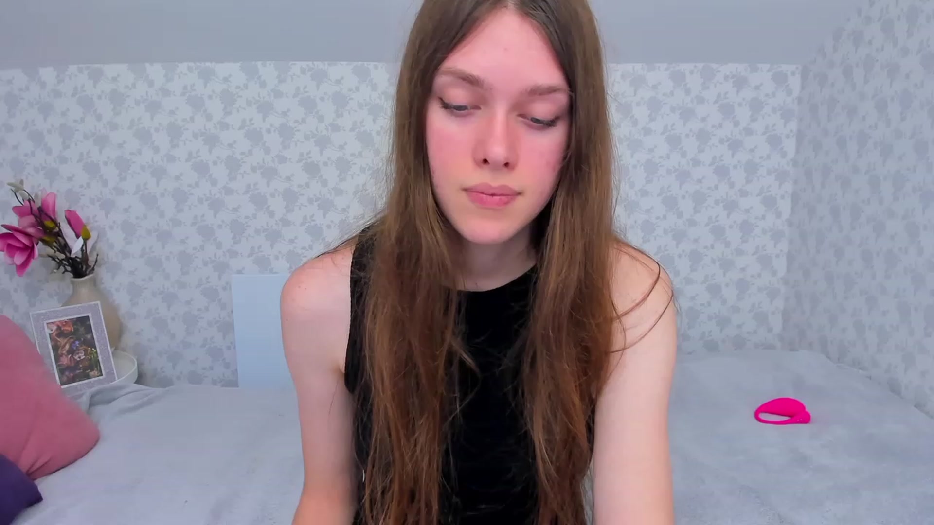 Gallery image thumbnail from JaneBrown's myfreecams stream on, 11/22/2023, 14:19 image 13 of 20