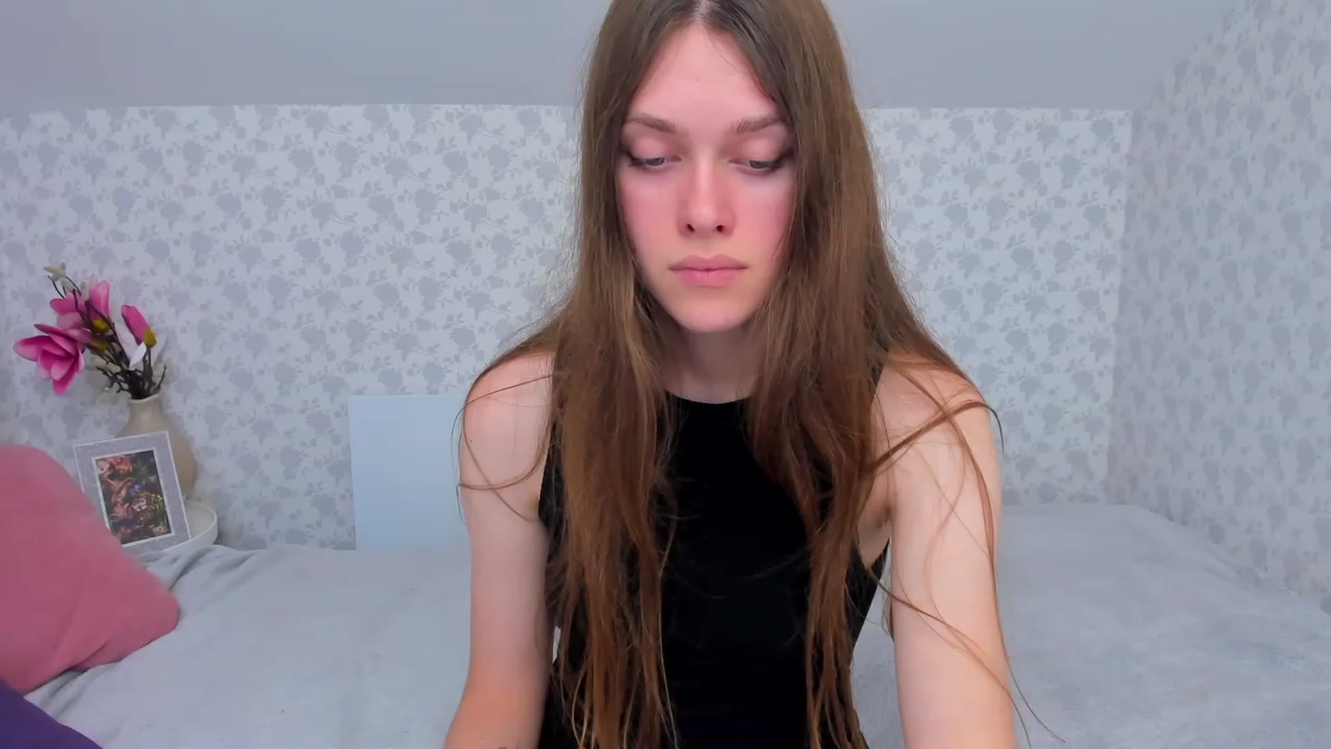 Gallery image thumbnail from JaneBrown's myfreecams stream on, 11/22/2023, 16:03 image 7 of 20