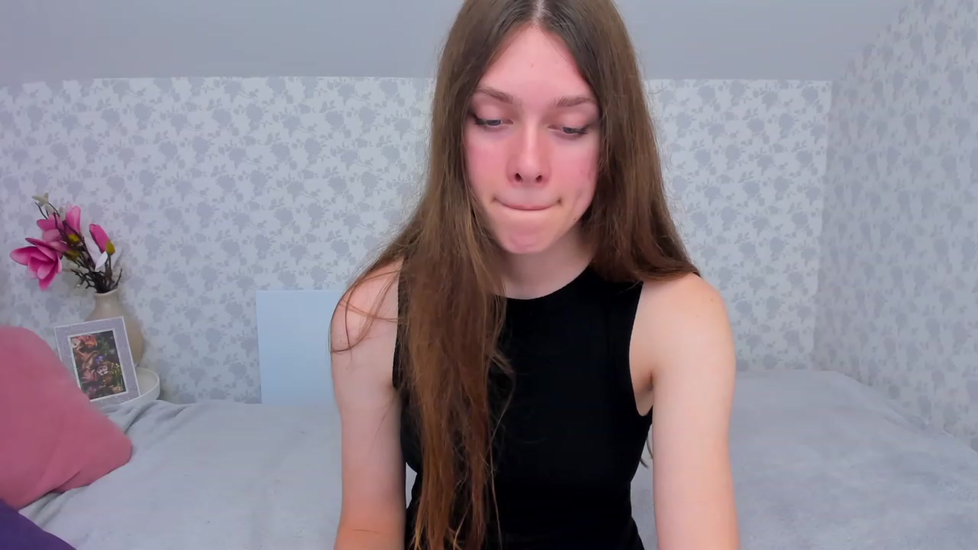 Gallery image thumbnail from JaneBrown's myfreecams stream on, 11/22/2023, 16:03 image 2 of 20