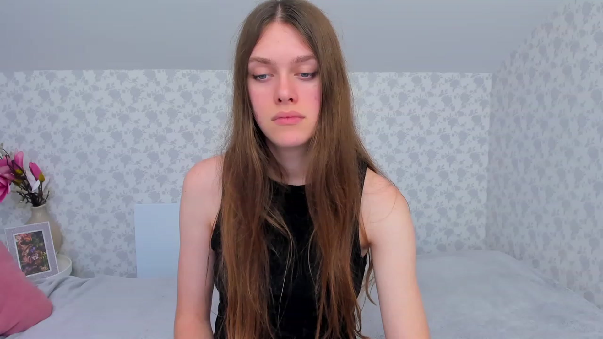 Gallery image thumbnail from JaneBrown's myfreecams stream on, 11/22/2023, 17:25 image 12 of 20