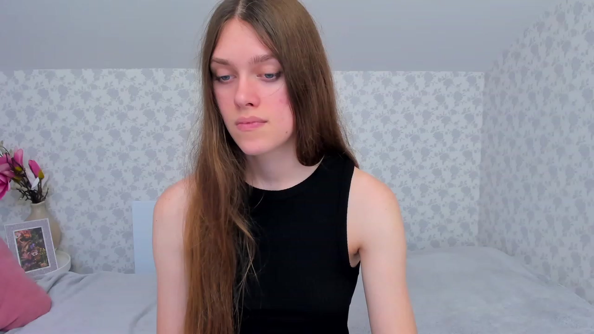 Gallery image thumbnail from JaneBrown's myfreecams stream on, 11/22/2023, 17:25 image 14 of 20