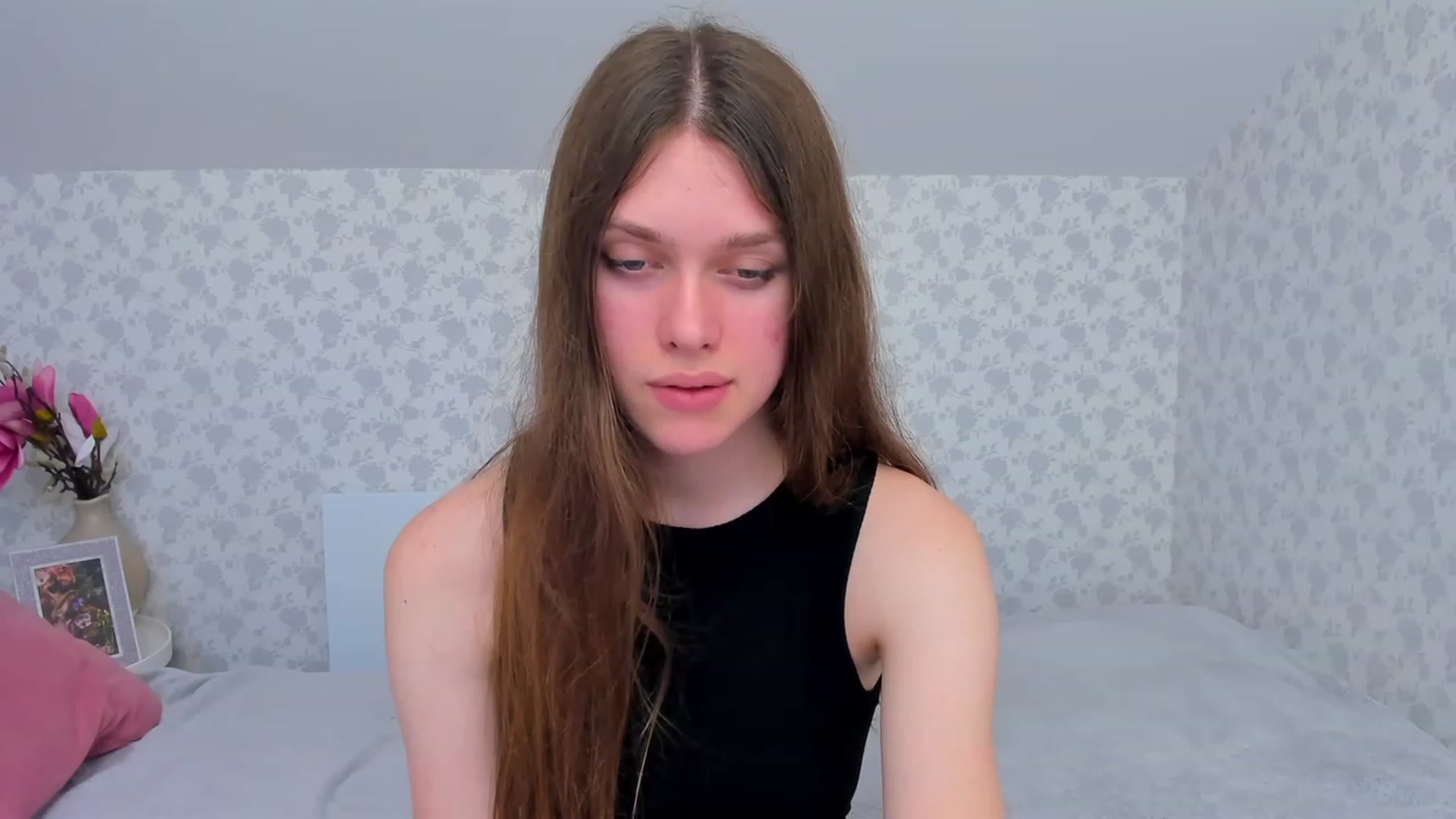 Gallery image thumbnail from JaneBrown's myfreecams stream on, 11/22/2023, 17:25 image 17 of 20