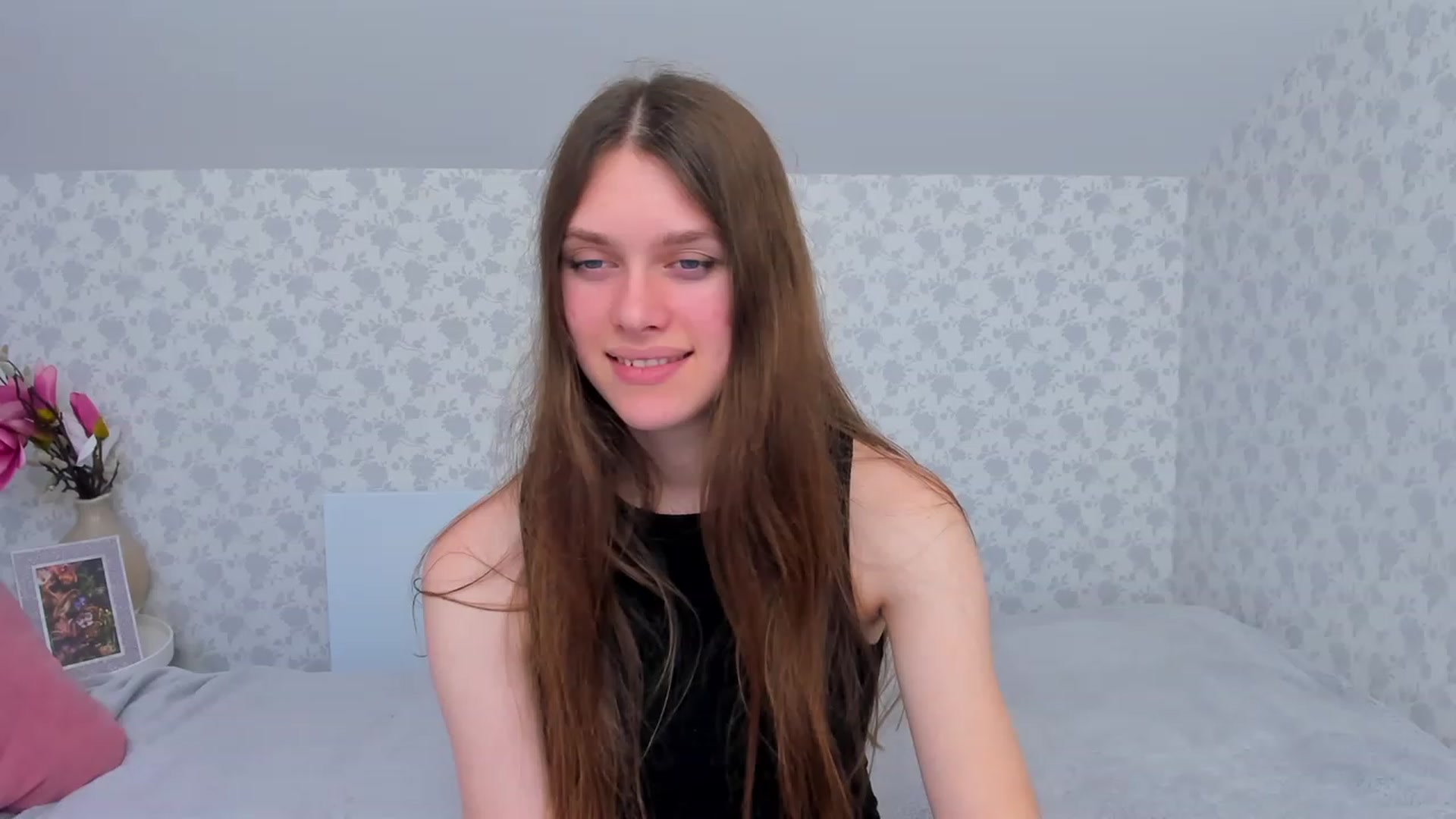 Gallery image thumbnail from JaneBrown's myfreecams stream on, 11/22/2023, 17:25 image 8 of 20