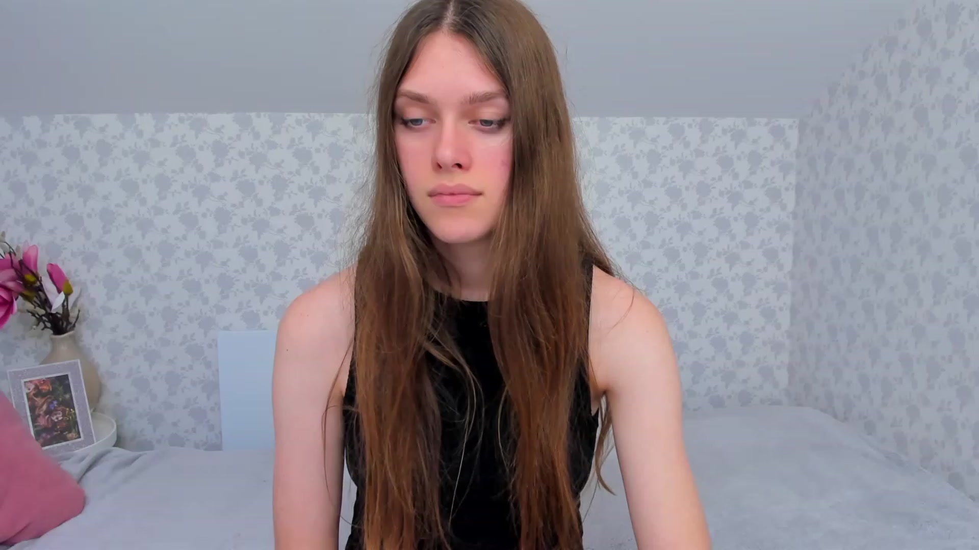 Gallery image thumbnail from JaneBrown's myfreecams stream on, 11/22/2023, 17:25 image 10 of 20
