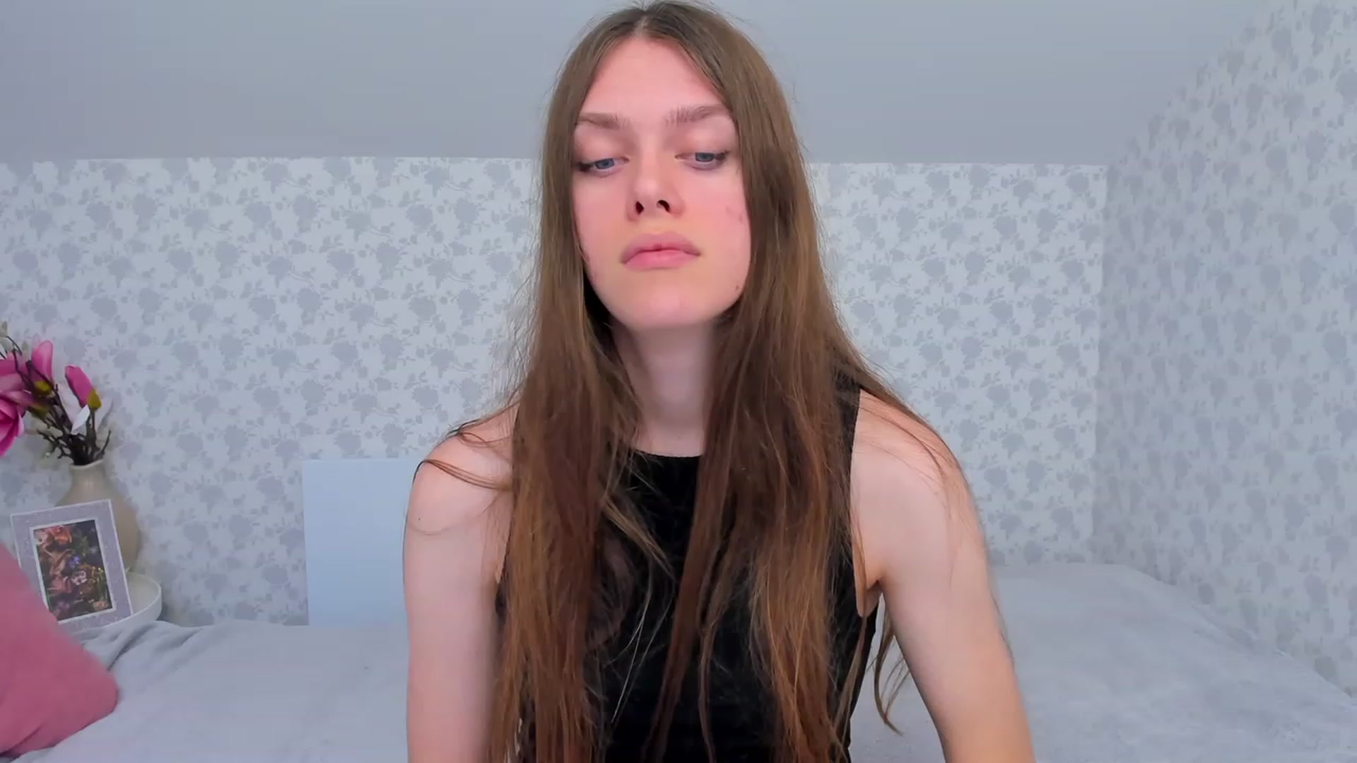 Gallery image thumbnail from JaneBrown's myfreecams stream on, 11/22/2023, 17:25 image 3 of 20