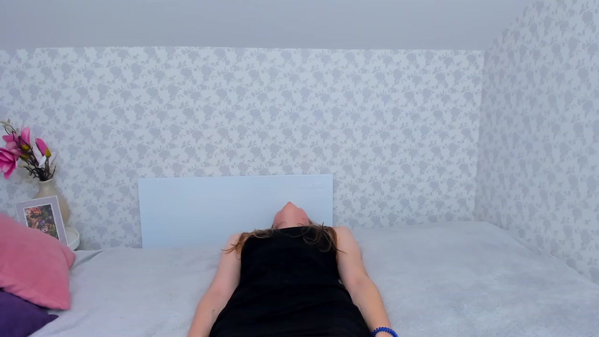 Gallery image thumbnail from JaneBrown's myfreecams stream on, 11/22/2023, 19:05 image 14 of 20