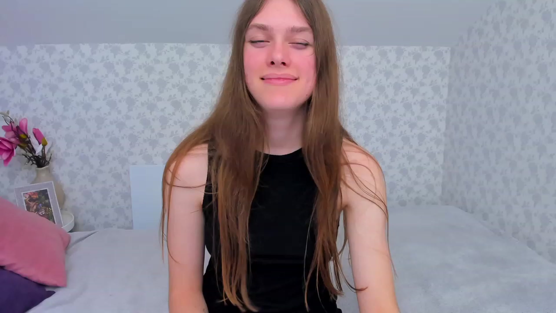Gallery image thumbnail from JaneBrown's myfreecams stream on, 11/22/2023, 19:05 image 20 of 20