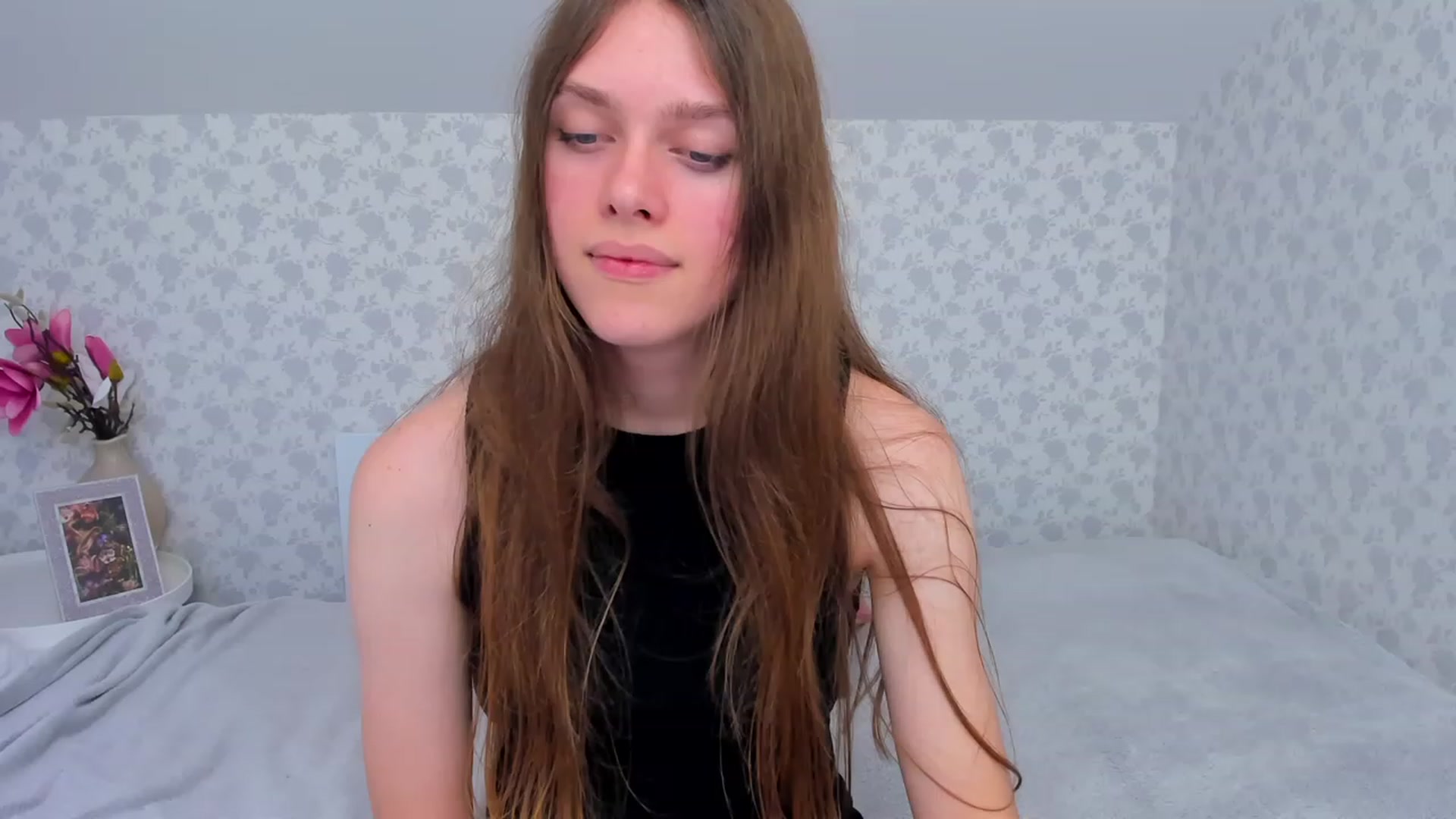 Gallery image thumbnail from JaneBrown's myfreecams stream on, 11/22/2023, 19:05 image 12 of 20