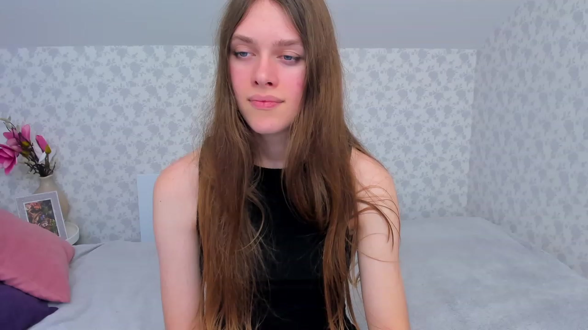 Gallery image thumbnail from JaneBrown's myfreecams stream on, 11/22/2023, 19:05 image 17 of 20