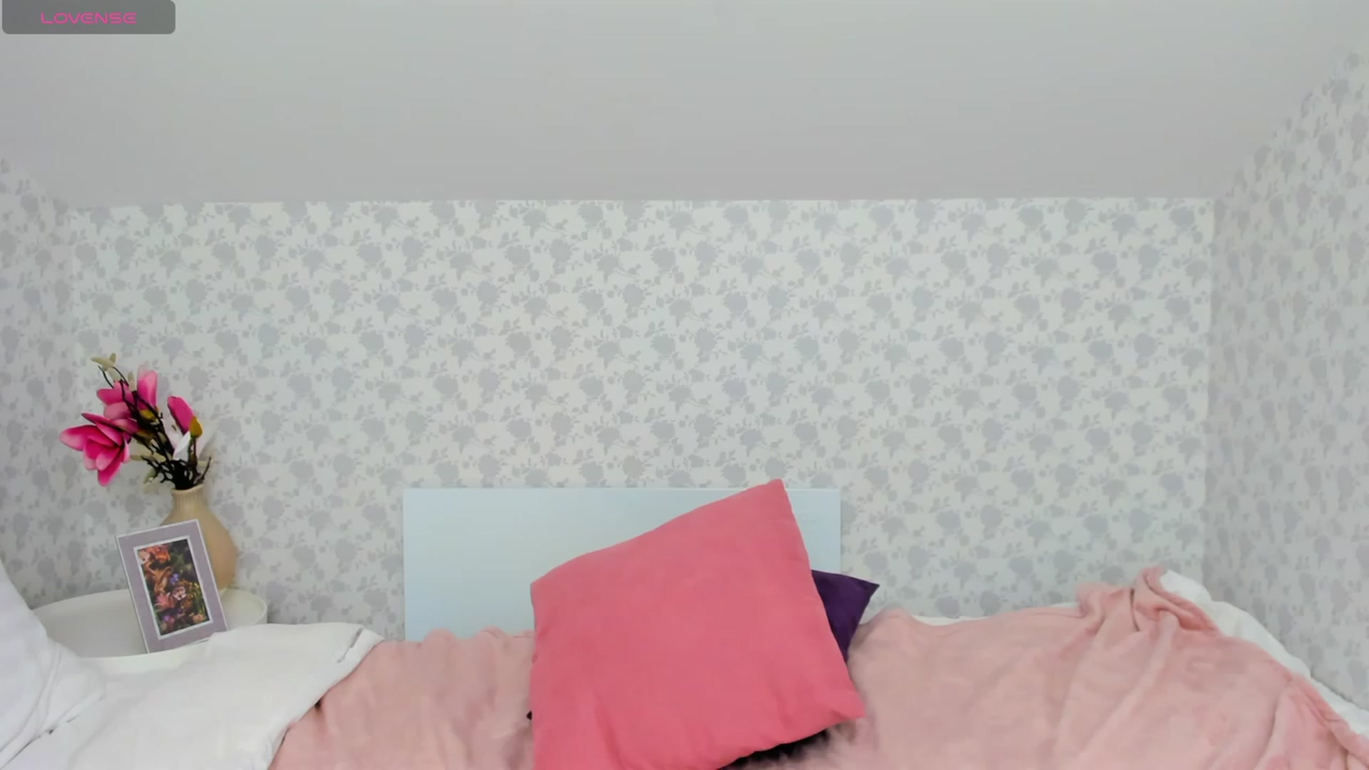 Gallery image thumbnail from JaneBrown's myfreecams stream on, 11/24/2023, 13:00 image 17 of 20