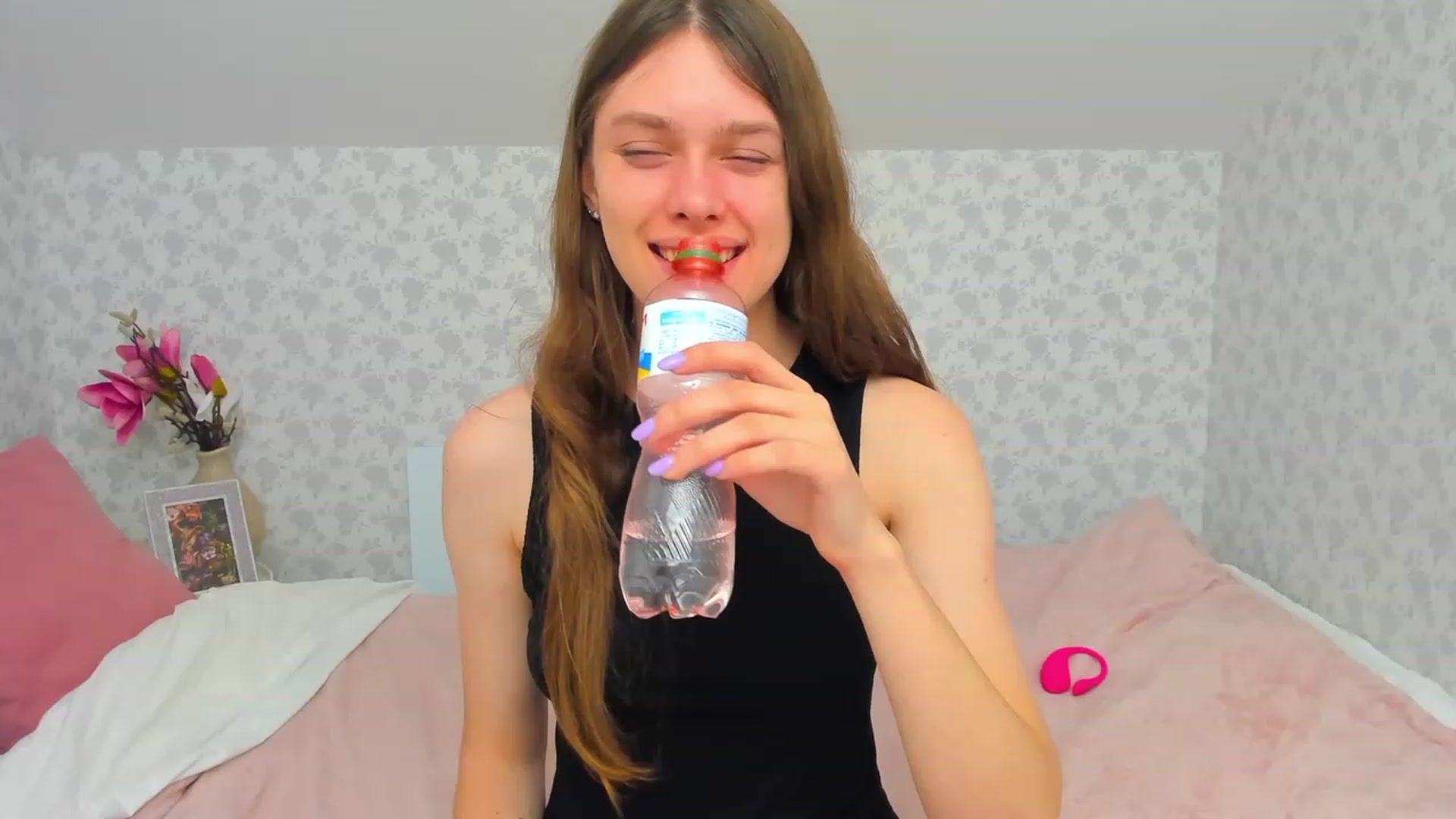 Gallery image thumbnail from JaneBrown's myfreecams stream on, 11/30/2023, 14:10 image 12 of 20