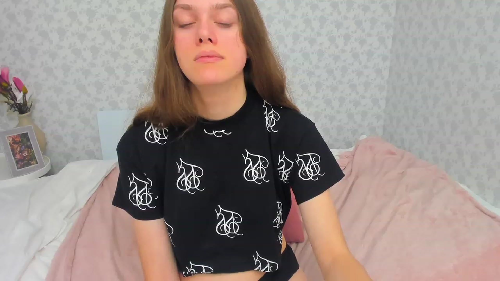 Gallery image thumbnail from JaneBrown's myfreecams stream on, 12/01/2023, 12:27 image 10 of 20