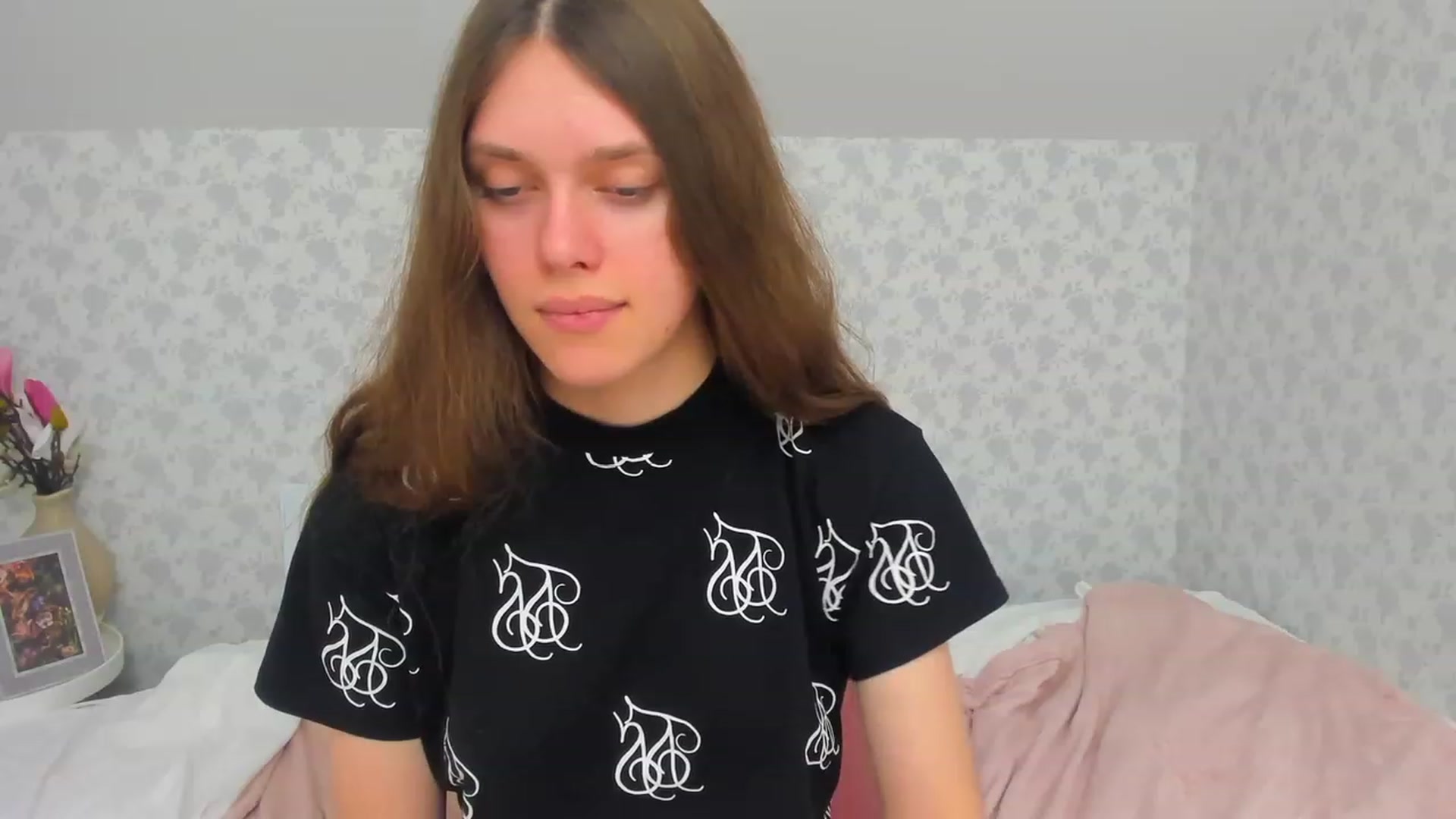 Gallery image thumbnail from JaneBrown's myfreecams stream on, 12/01/2023, 12:27 image 17 of 20