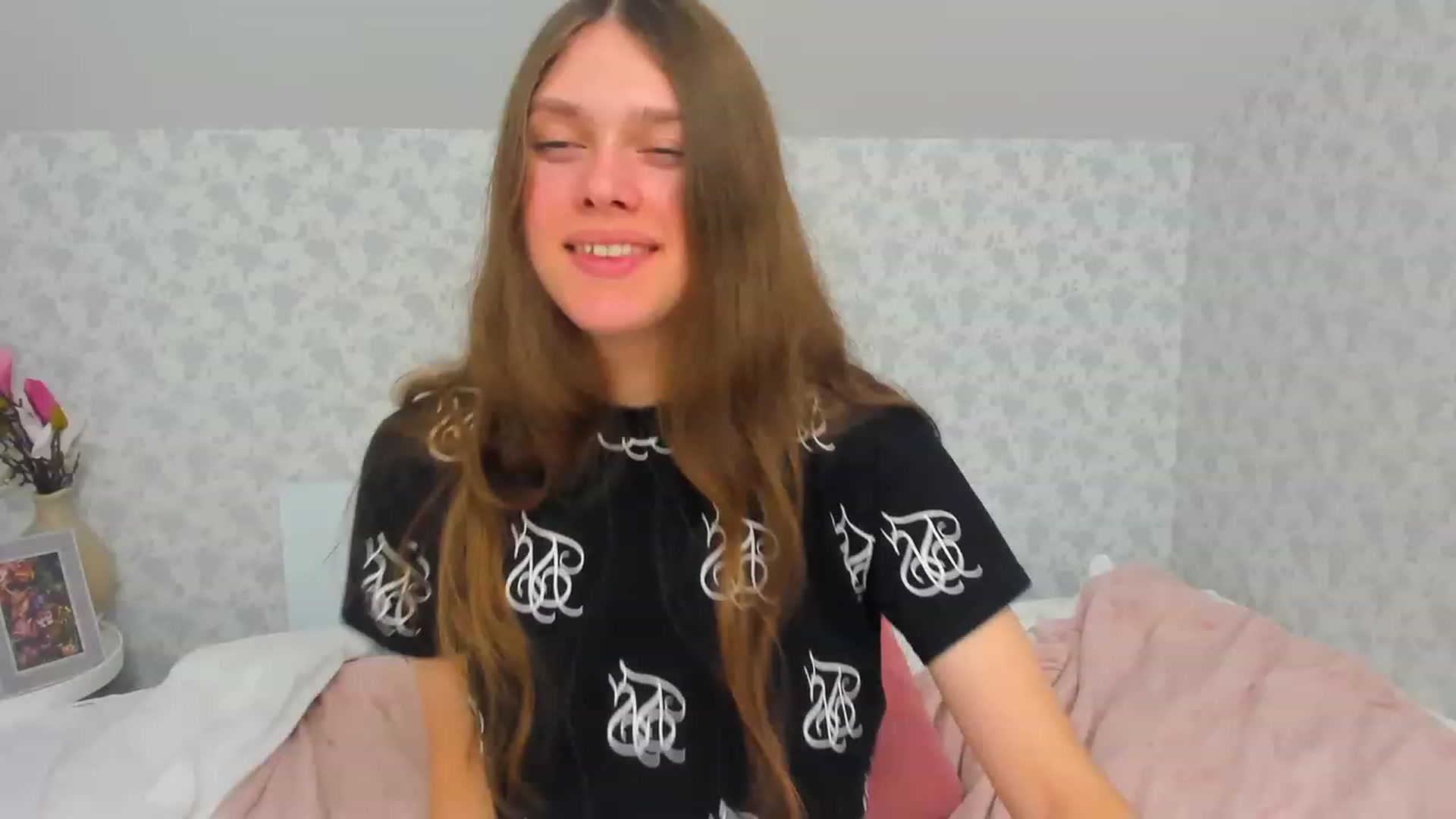 Gallery image thumbnail from JaneBrown's myfreecams stream on, 12/01/2023, 12:27 image 16 of 20