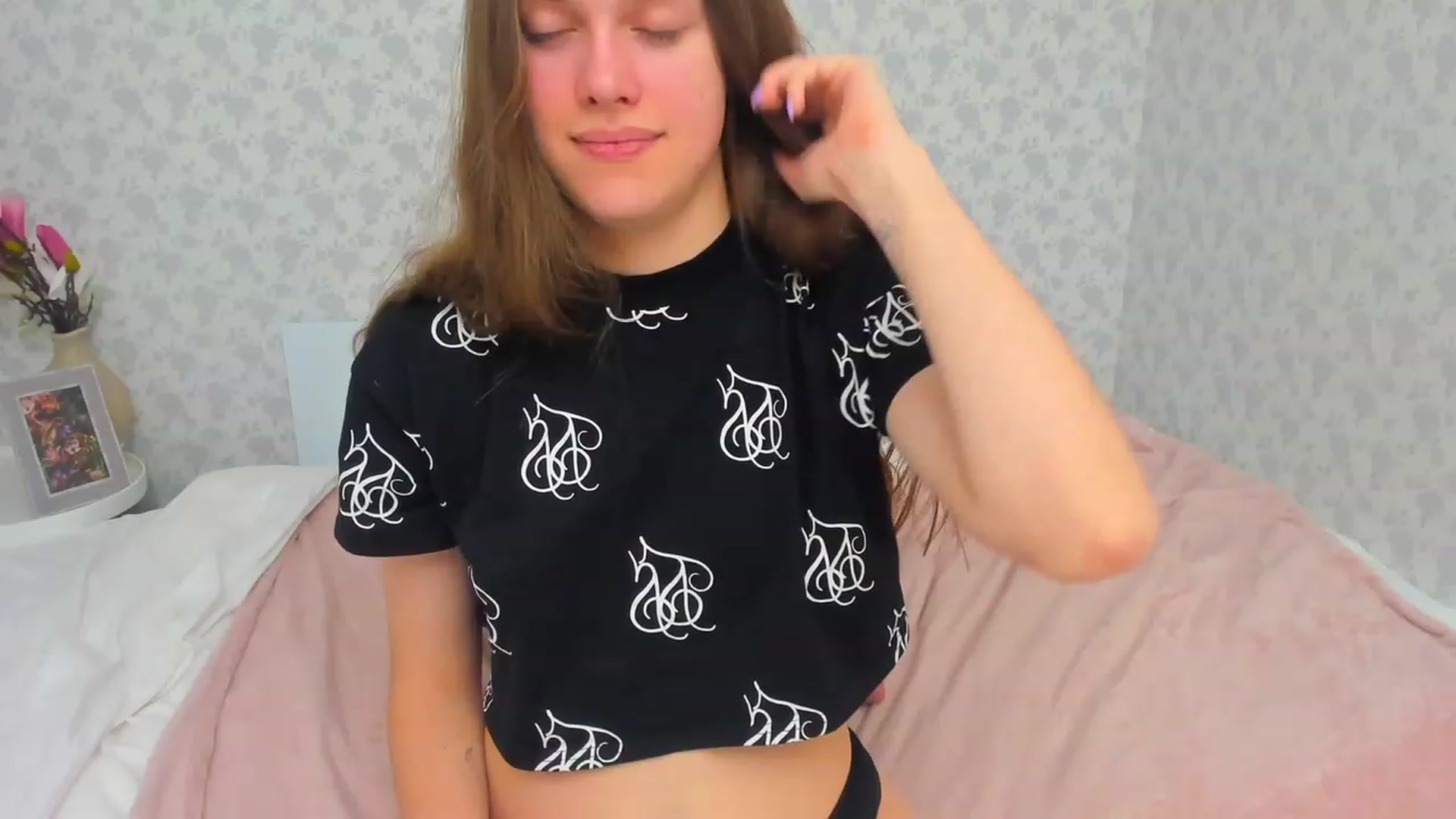 Gallery image thumbnail from JaneBrown's myfreecams stream on, 12/01/2023, 12:27 image 11 of 20