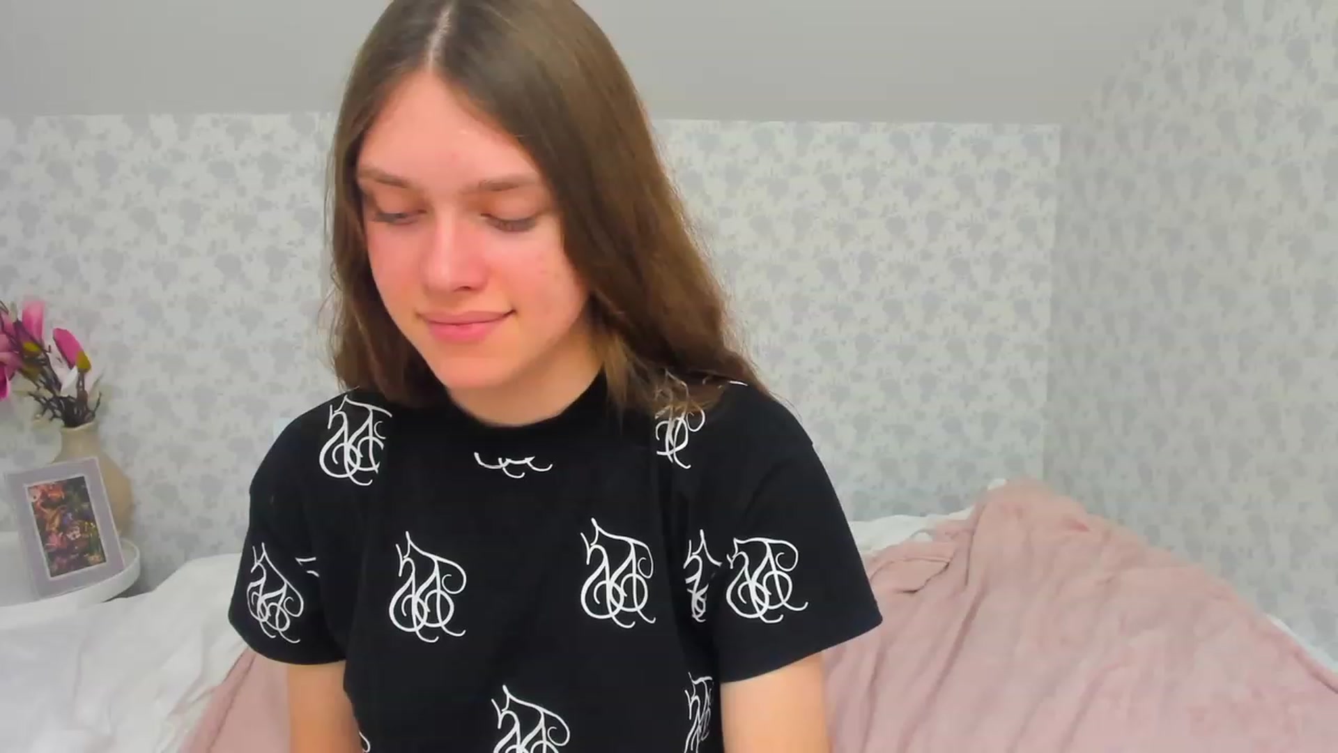 Gallery image thumbnail from JaneBrown's myfreecams stream on, 12/01/2023, 12:27 image 2 of 20