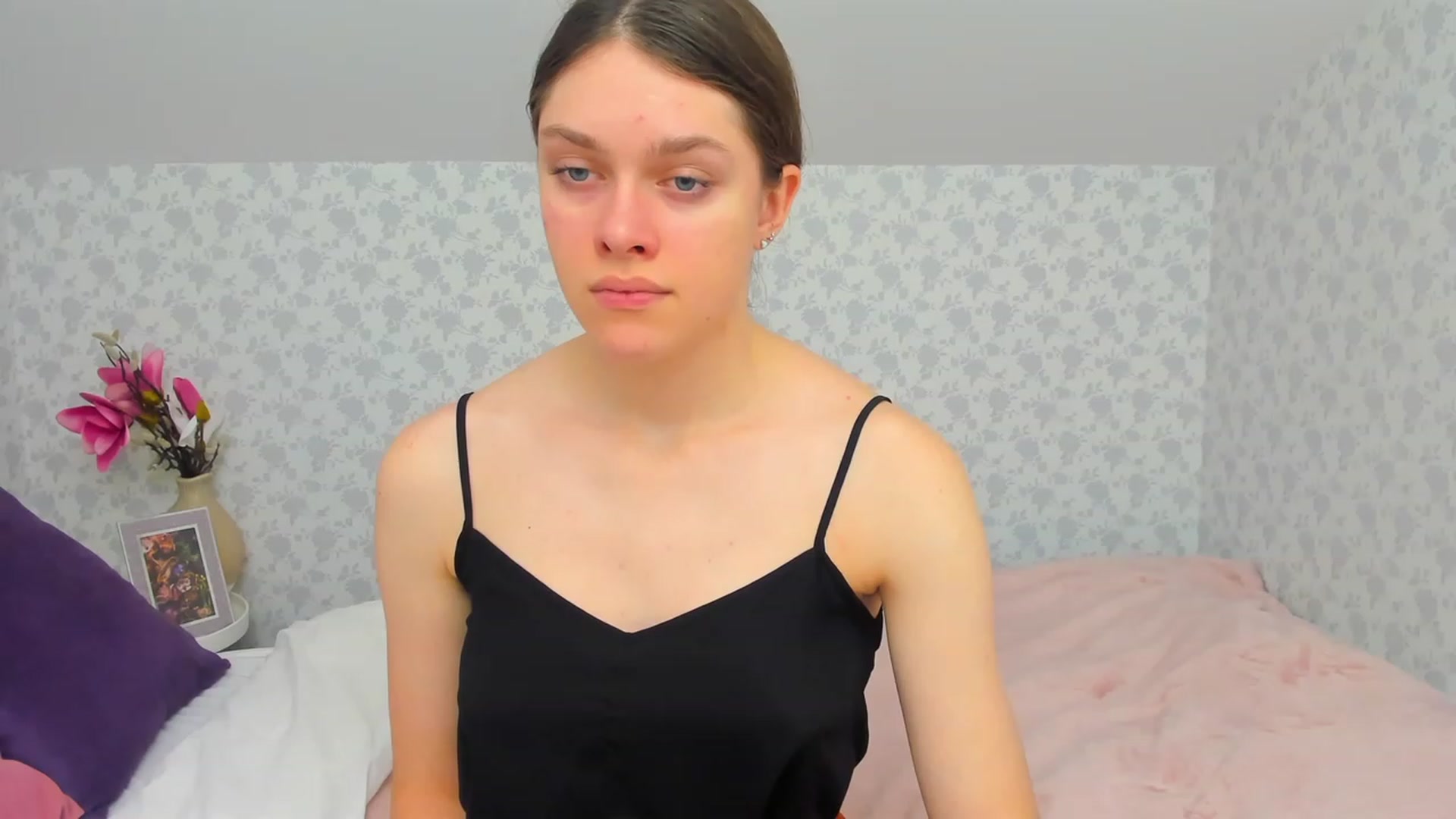 Gallery image thumbnail from JaneBrown's myfreecams stream on, 12/03/2023, 14:21 image 1 of 20