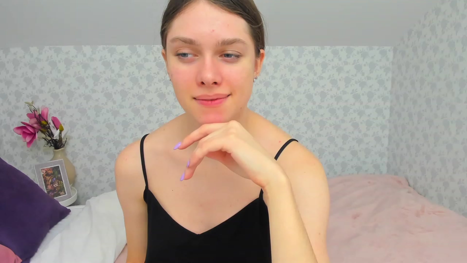 Gallery image thumbnail from JaneBrown's myfreecams stream on, 12/03/2023, 14:21 image 7 of 20