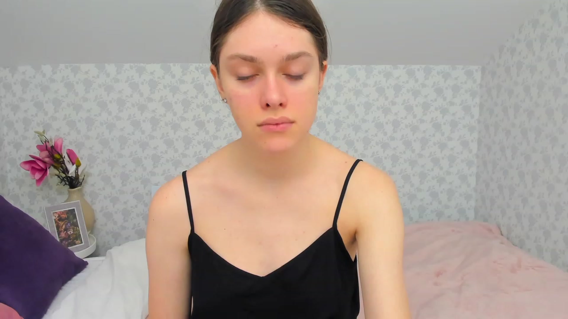 Gallery image thumbnail from JaneBrown's myfreecams stream on, 12/03/2023, 14:21 image 4 of 20