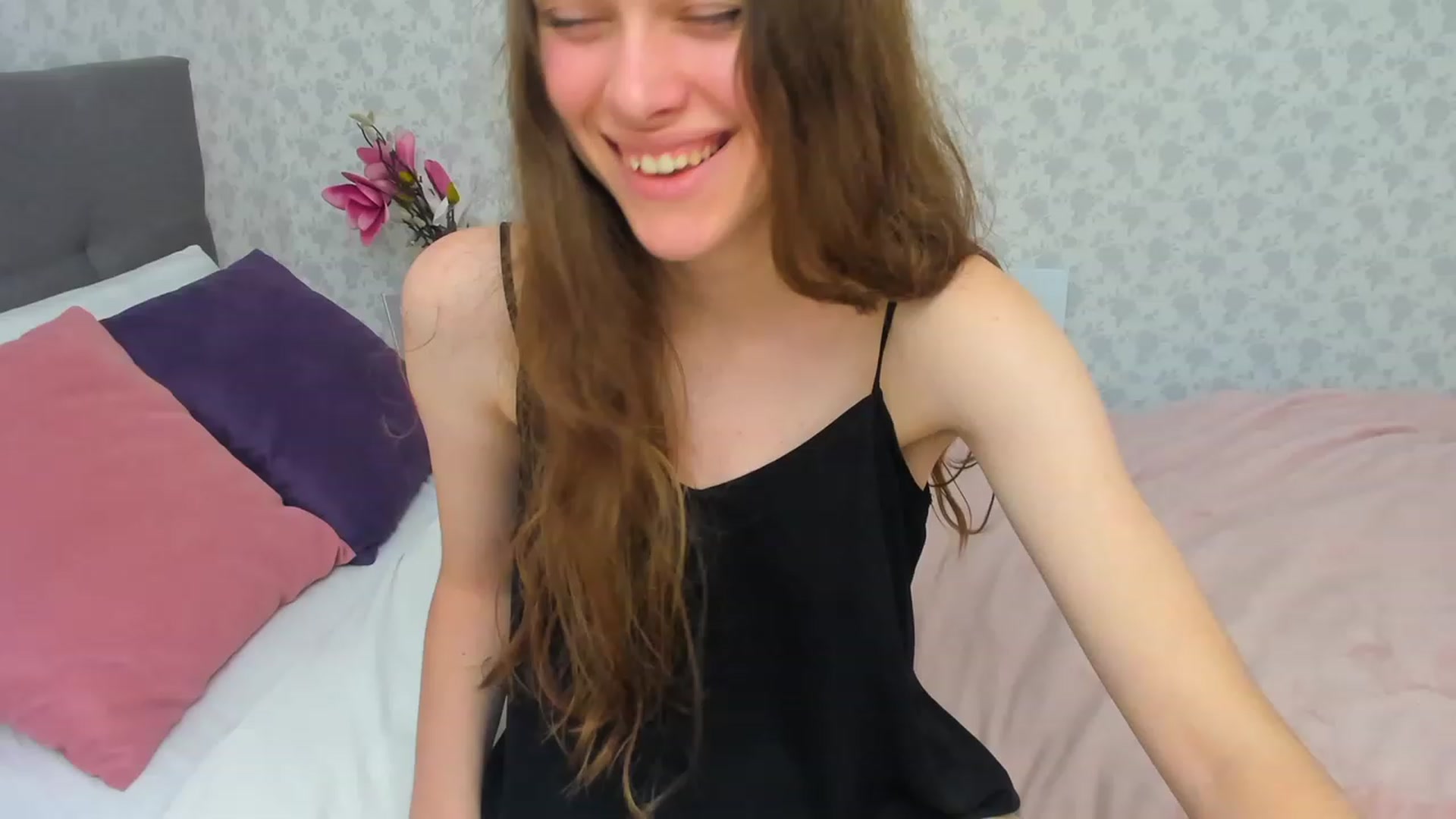 Gallery image thumbnail from JaneBrown's myfreecams stream on, 12/03/2023, 15:51 image 3 of 20