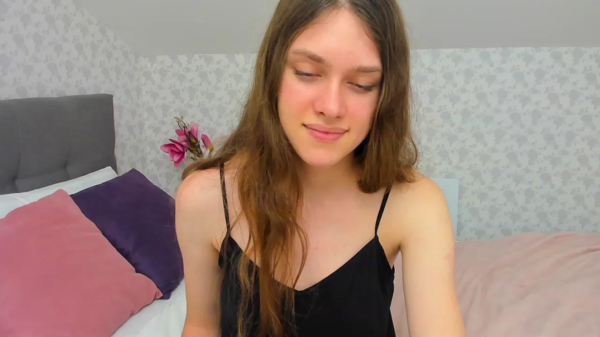 Gallery image thumbnail from JaneBrown's myfreecams stream on, 12/03/2023, 15:51 image 9 of 20