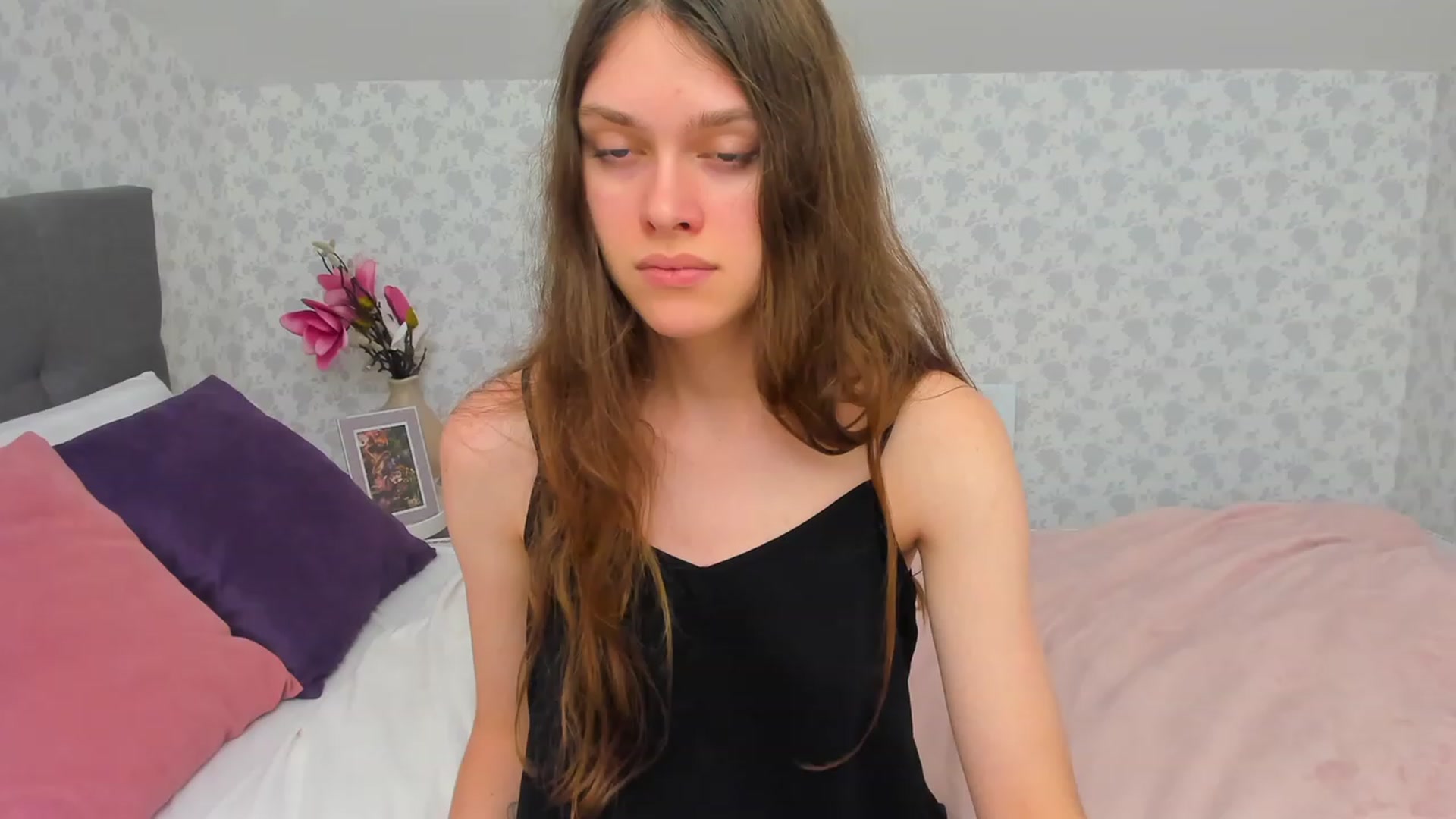 Gallery image thumbnail from JaneBrown's myfreecams stream on, 12/03/2023, 16:15 image 5 of 20