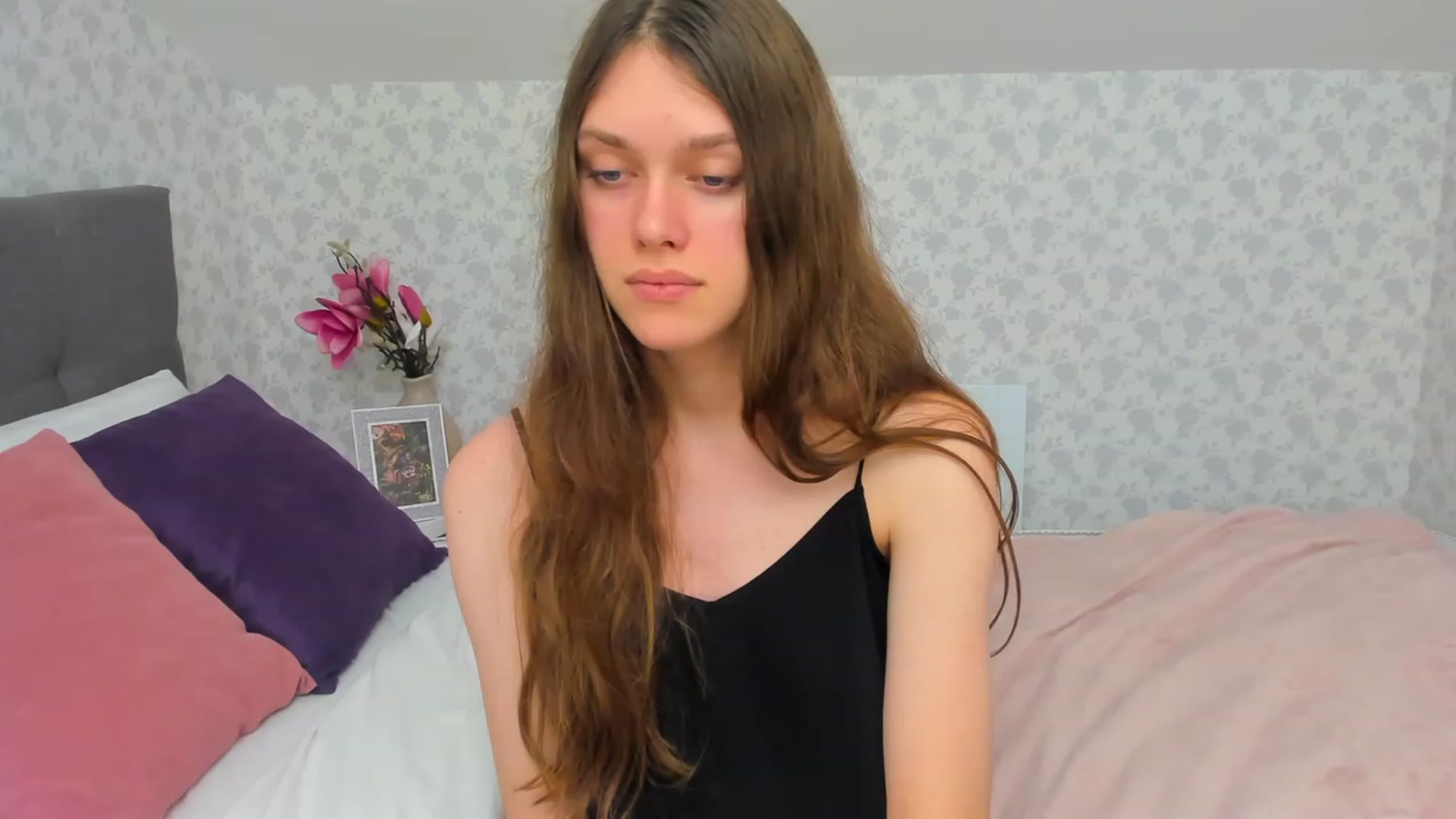 Gallery image thumbnail from JaneBrown's myfreecams stream on, 12/03/2023, 16:15 image 16 of 20