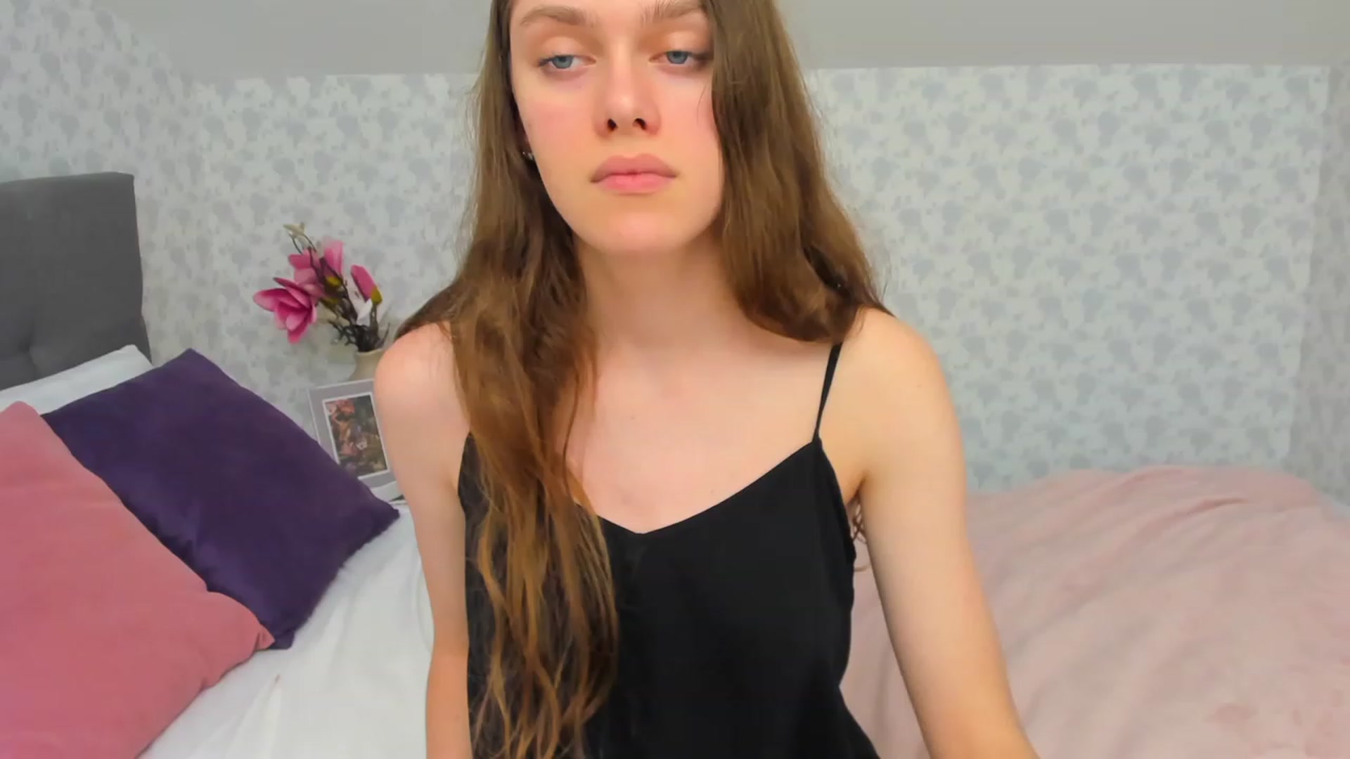 Gallery image thumbnail from JaneBrown's myfreecams stream on, 12/03/2023, 16:15 image 2 of 20