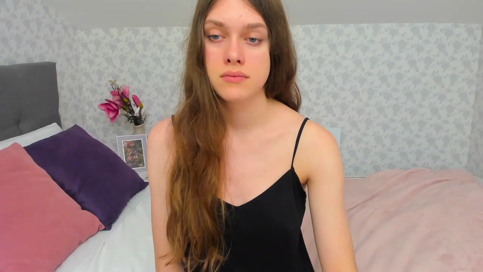 Gallery image thumbnail from JaneBrown's myfreecams stream on, 12/03/2023, 16:15 image 18 of 20