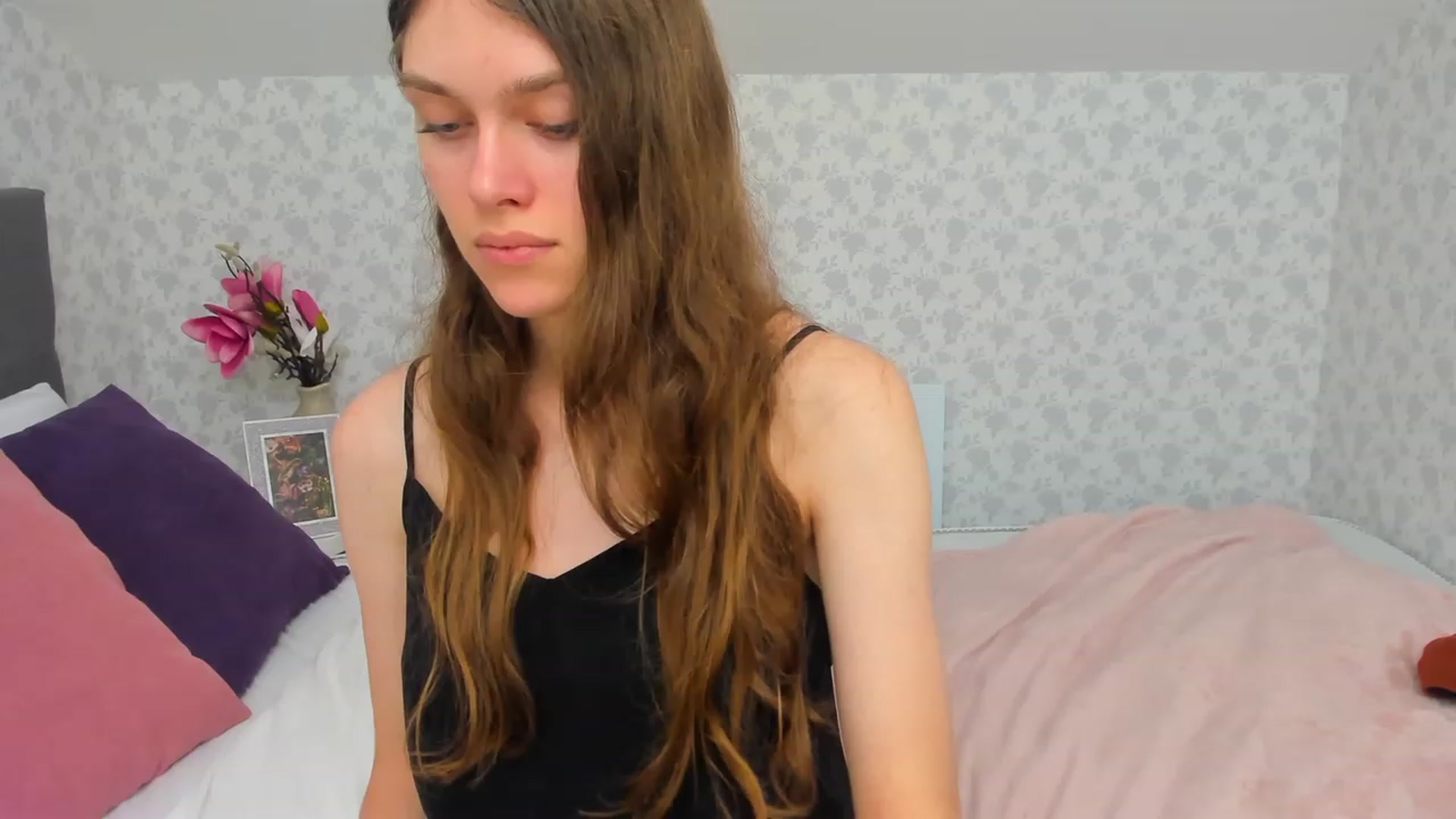 Gallery image thumbnail from JaneBrown's myfreecams stream on, 12/03/2023, 17:53 image 8 of 20