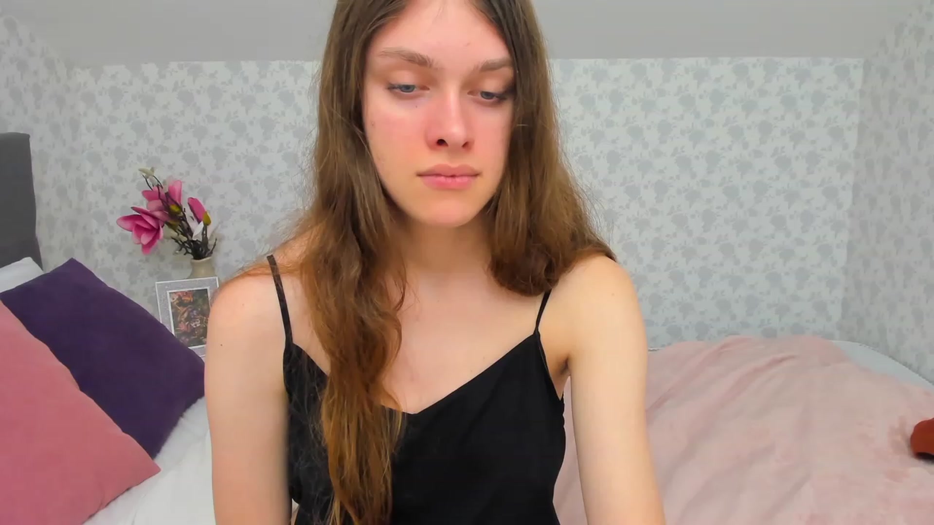 Gallery image thumbnail from JaneBrown's myfreecams stream on, 12/03/2023, 17:53 image 15 of 20