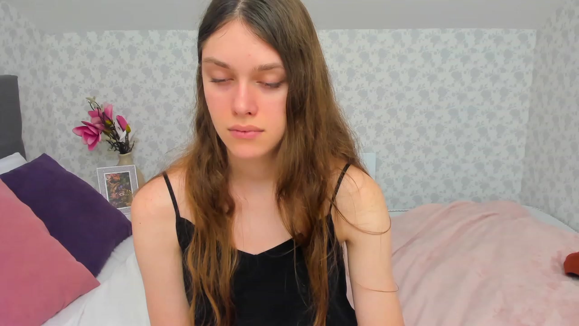Gallery image thumbnail from JaneBrown's myfreecams stream on, 12/03/2023, 17:53 image 3 of 20