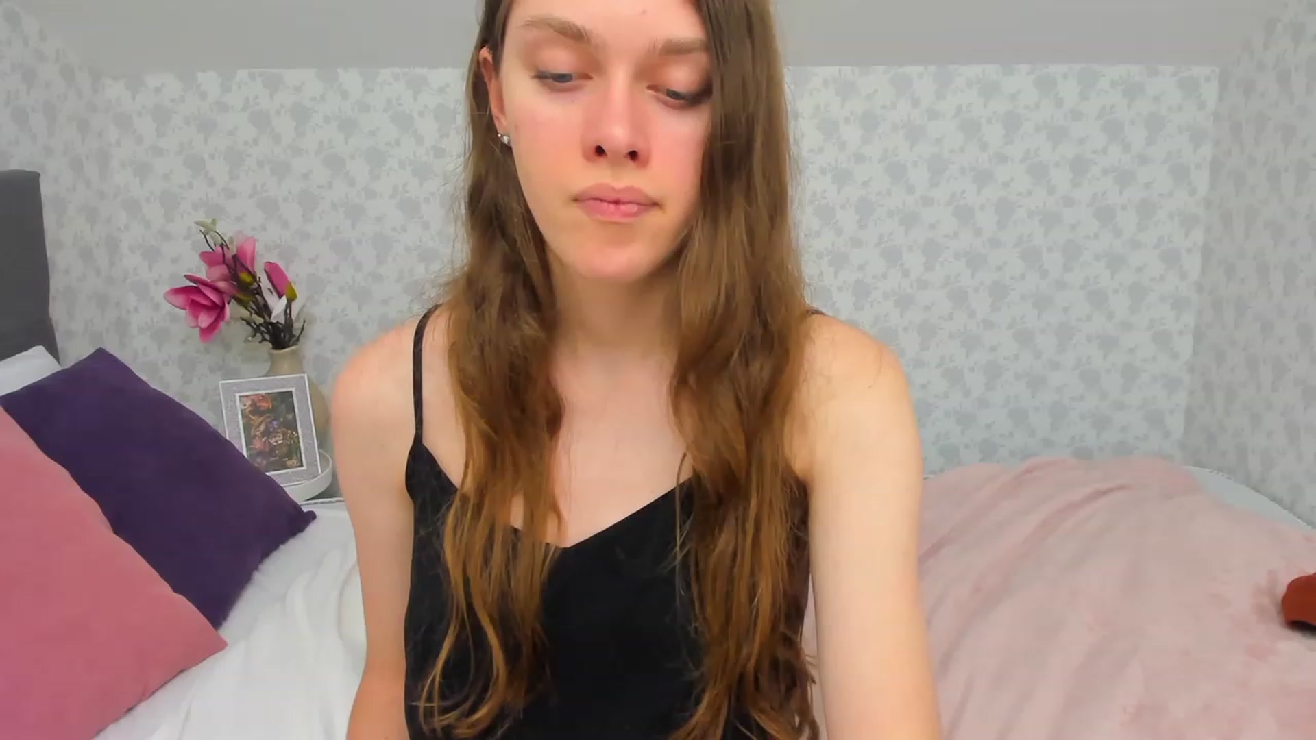 Gallery image thumbnail from JaneBrown's myfreecams stream on, 12/03/2023, 17:53 image 7 of 20