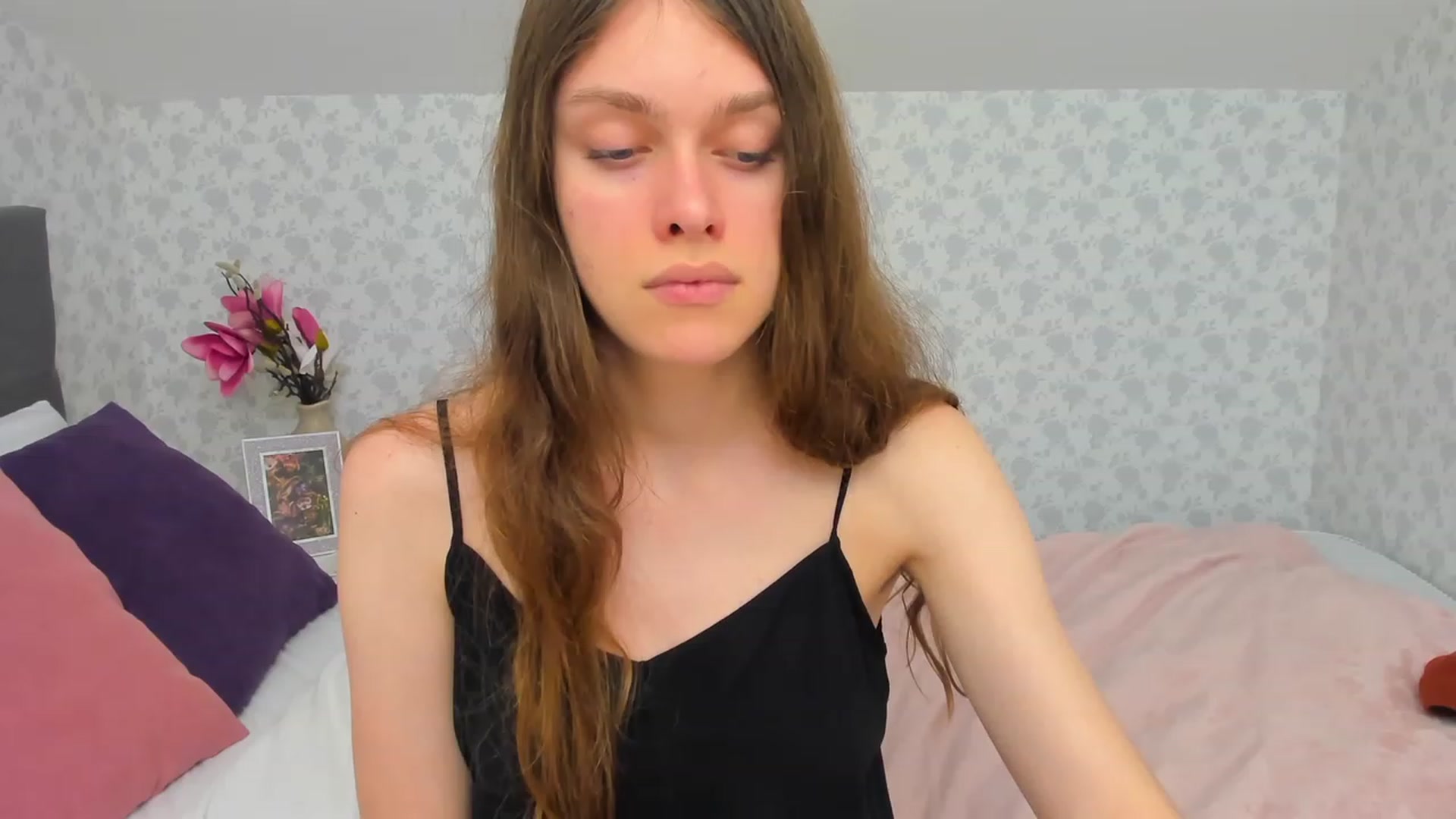 Gallery image thumbnail from JaneBrown's myfreecams stream on, 12/03/2023, 17:53 image 17 of 20
