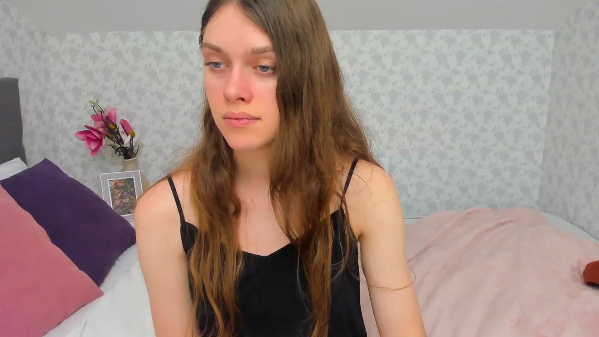 Gallery image thumbnail from JaneBrown's myfreecams stream on, 12/03/2023, 17:53 image 4 of 20