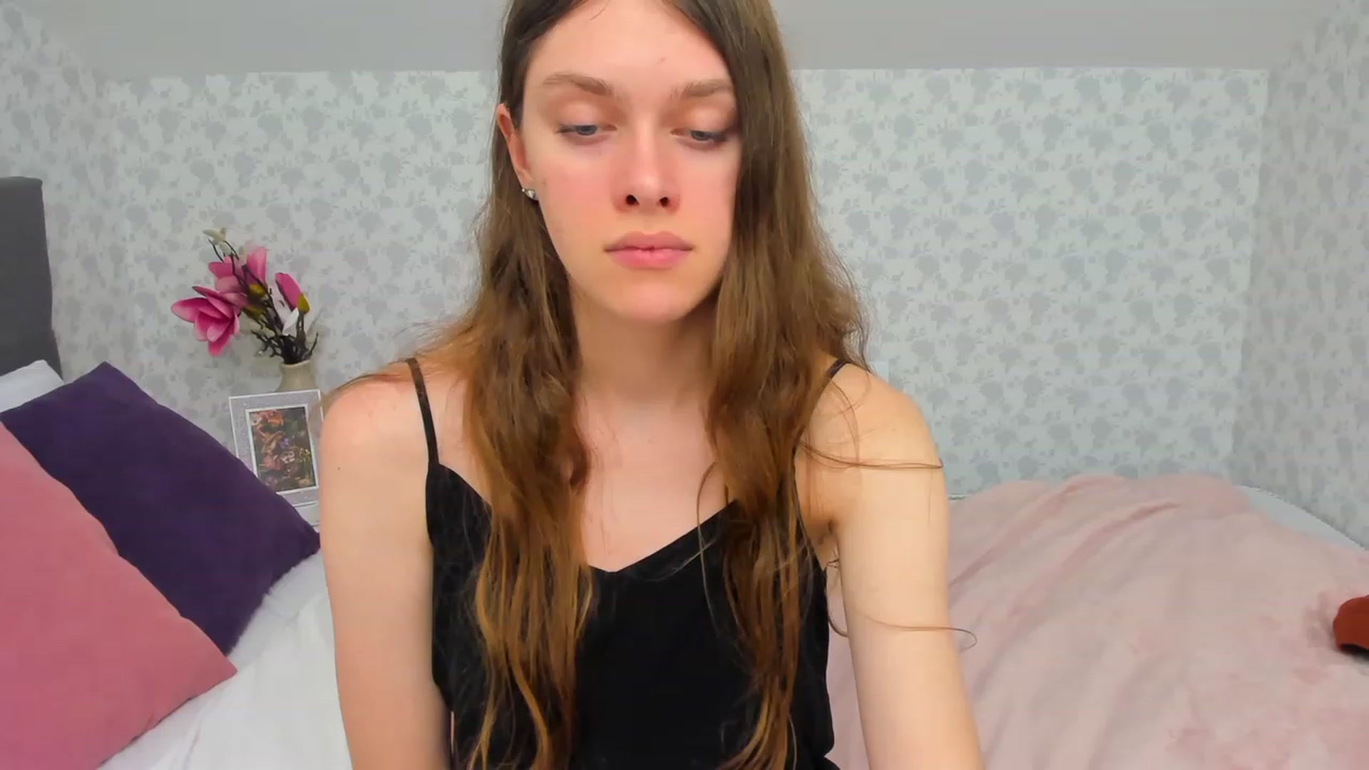 Gallery image thumbnail from JaneBrown's myfreecams stream on, 12/03/2023, 17:53 image 1 of 20