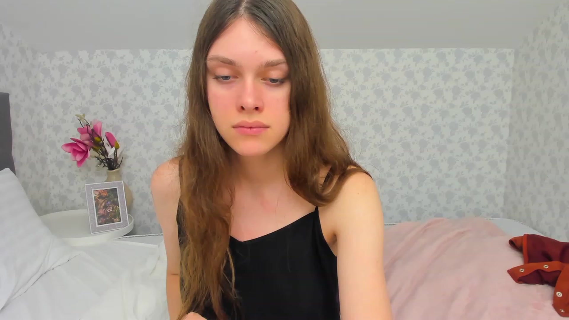Gallery image thumbnail from JaneBrown's myfreecams stream on, 12/03/2023, 18:57 image 10 of 20