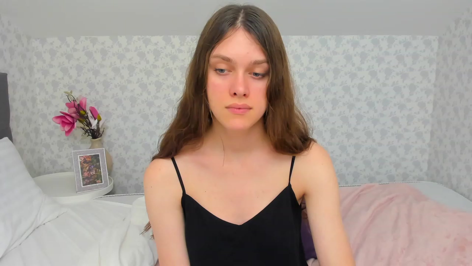 Gallery image thumbnail from JaneBrown's myfreecams stream on, 12/03/2023, 19:39 image 16 of 20