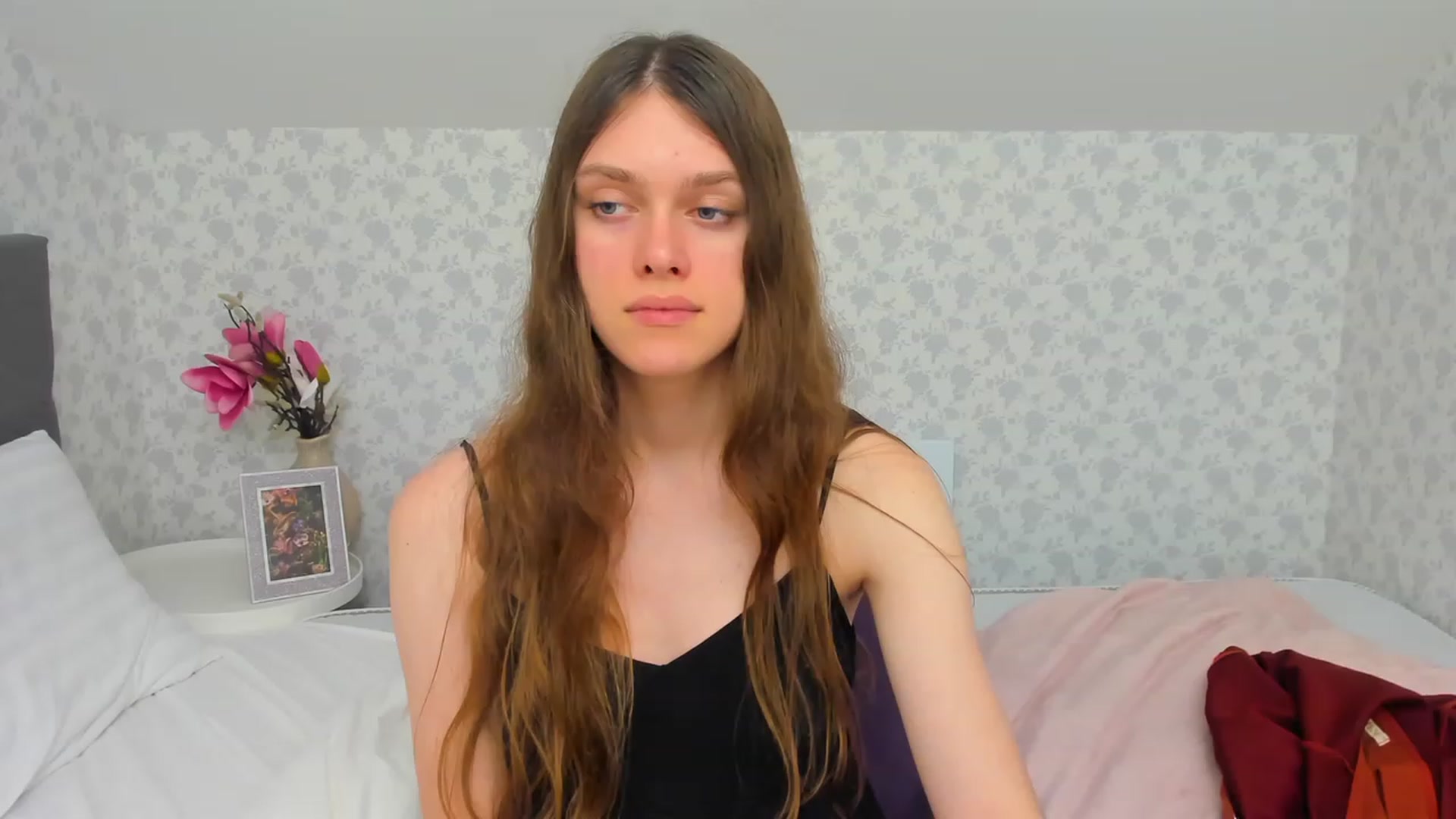 Gallery image thumbnail from JaneBrown's myfreecams stream on, 12/03/2023, 19:39 image 3 of 20