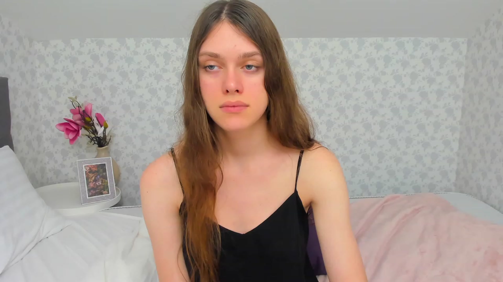 Gallery image thumbnail from JaneBrown's myfreecams stream on, 12/03/2023, 19:39 image 12 of 20