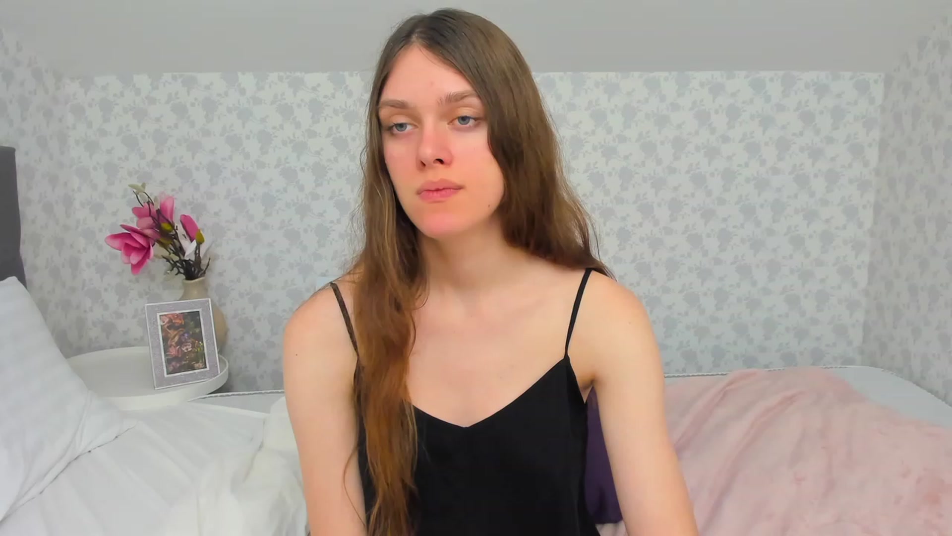 Gallery image thumbnail from JaneBrown's myfreecams stream on, 12/03/2023, 19:39 image 10 of 20